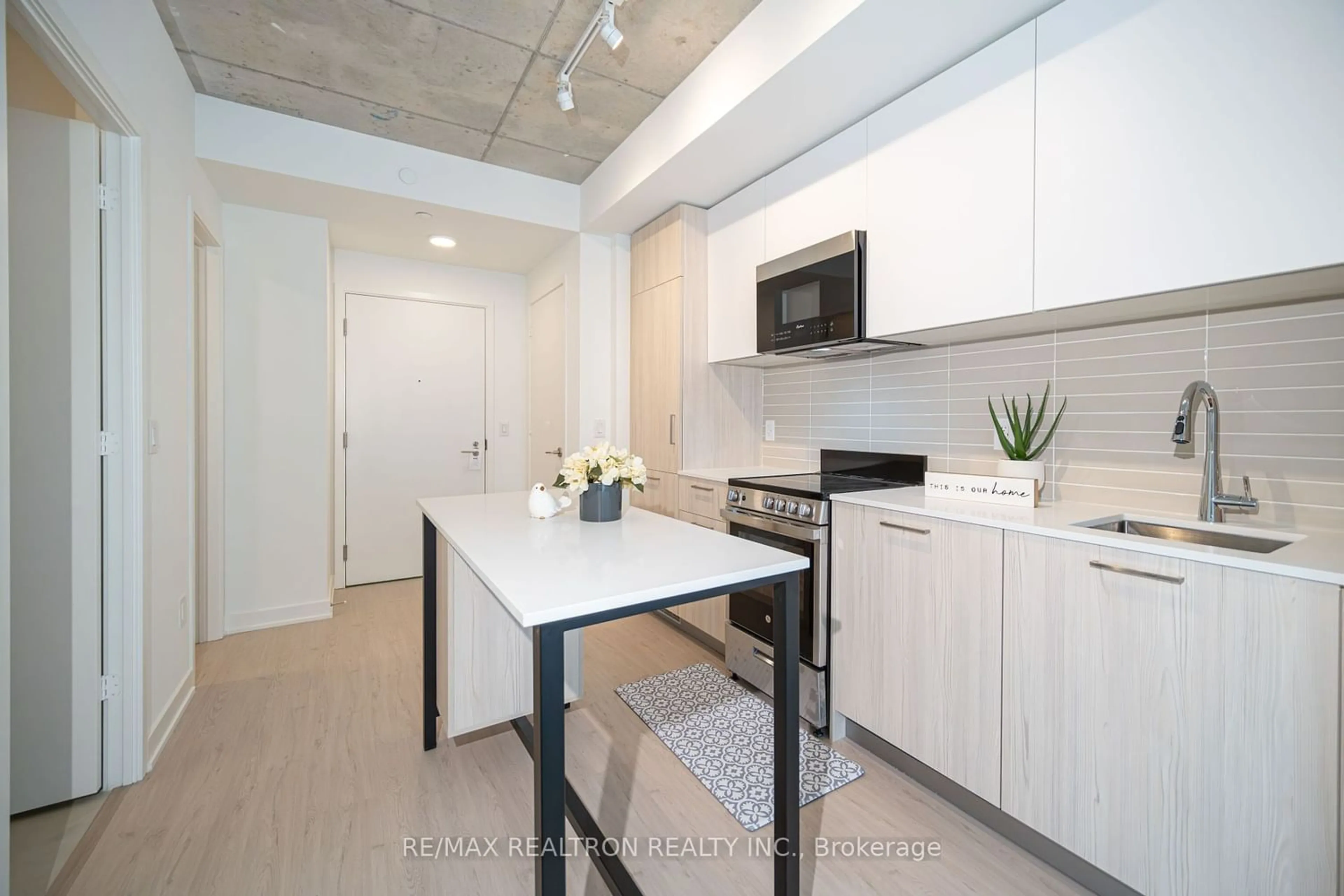 Contemporary kitchen for 65 Mutual St #3008, Toronto Ontario M5B 0E5