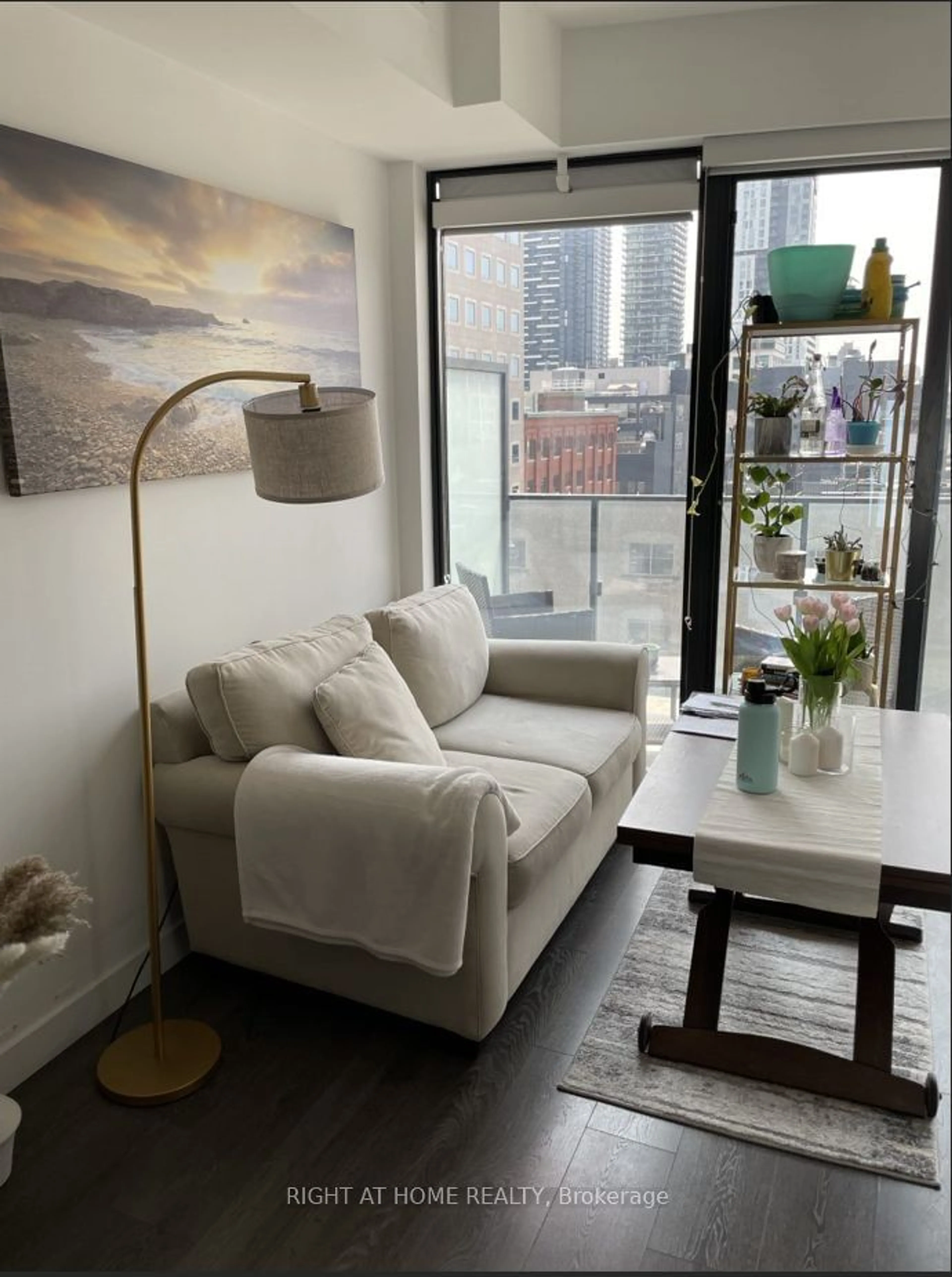Living room for 215 Queen St #605, Toronto Ontario M5V 0P5