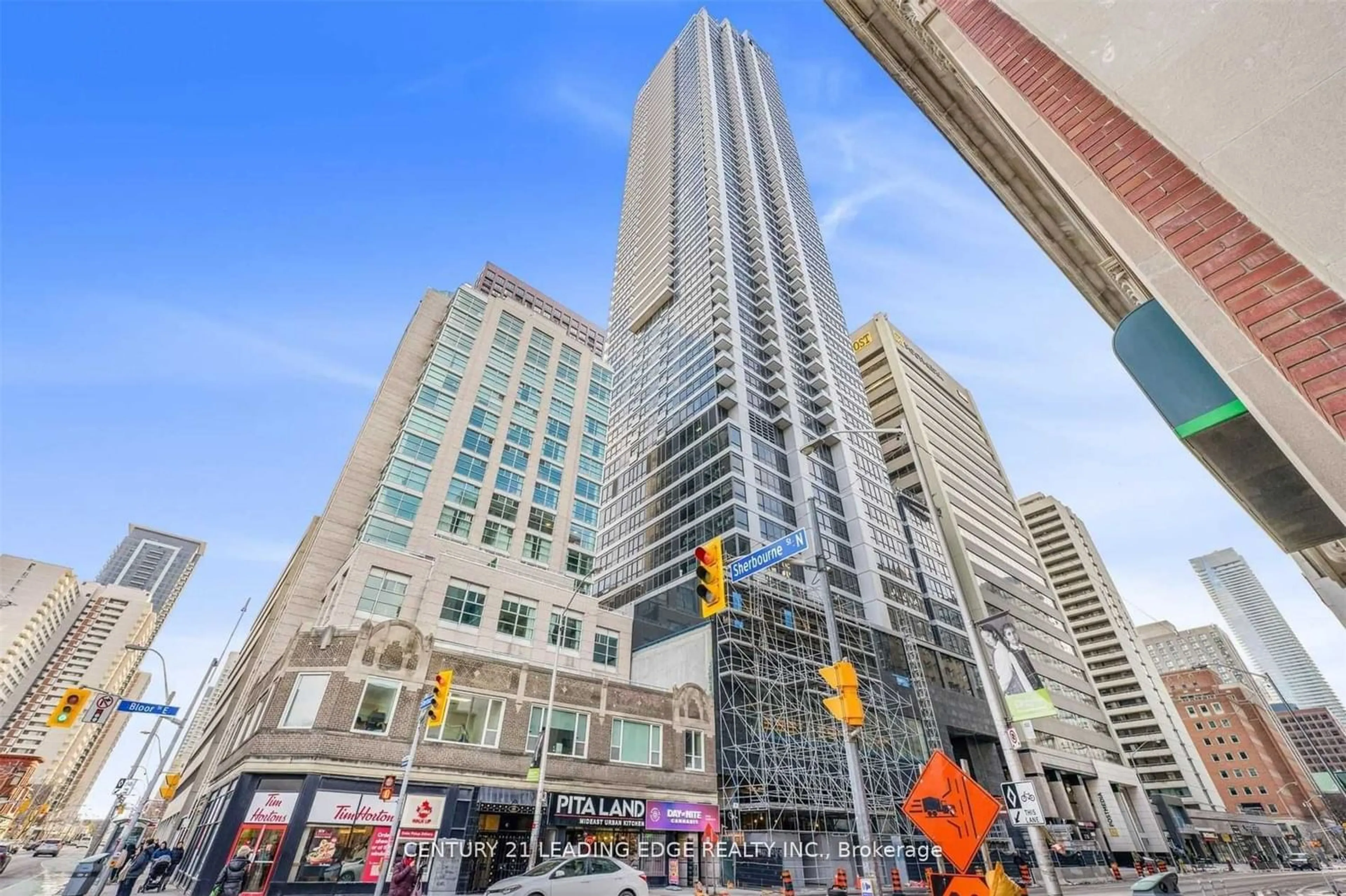 A pic from exterior of the house or condo for 395 Bloor St #4708, Toronto Ontario M4W 1H7