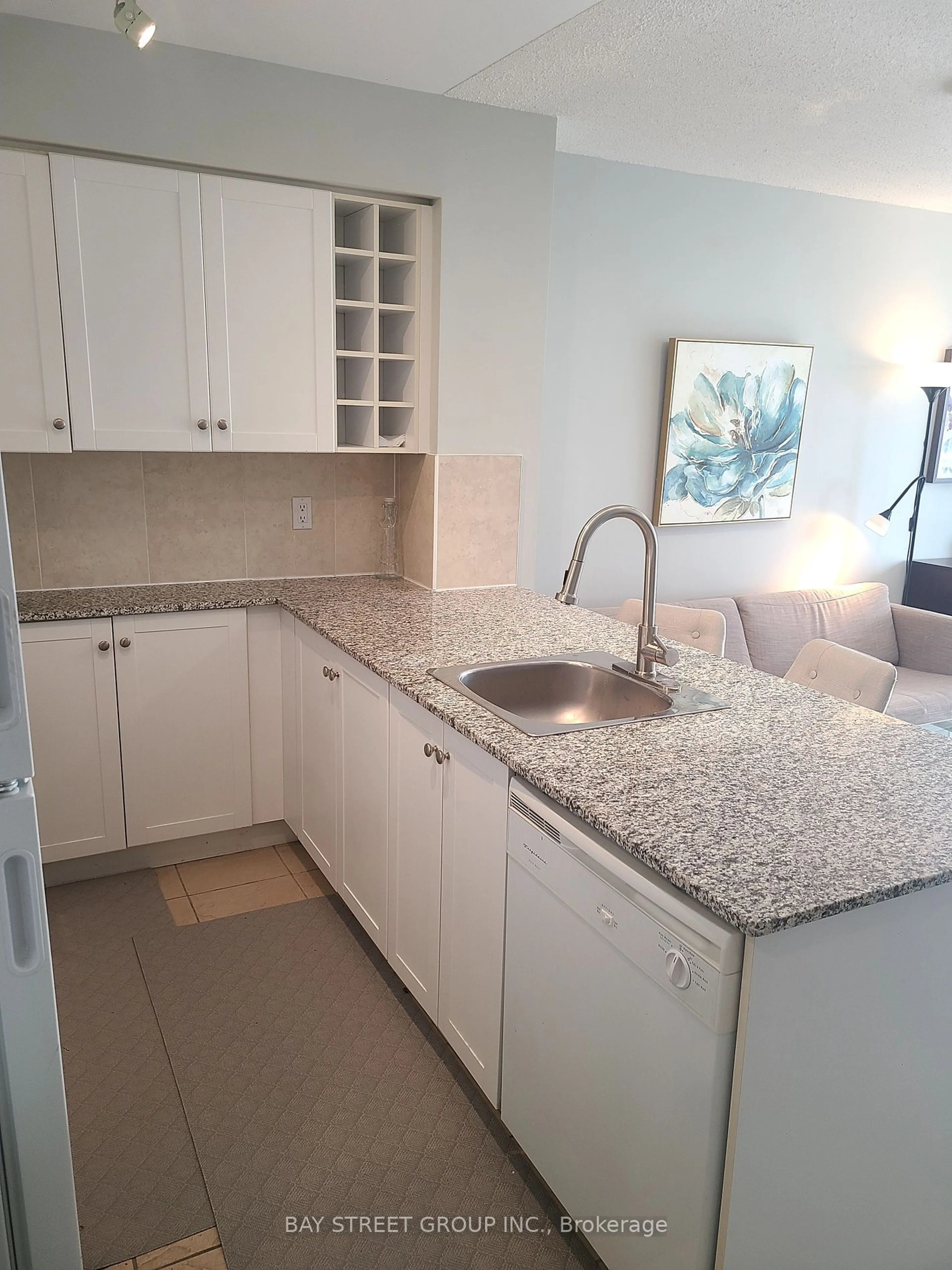 Standard kitchen for 210 Victoria St #2610, Toronto Ontario M5B 2R3