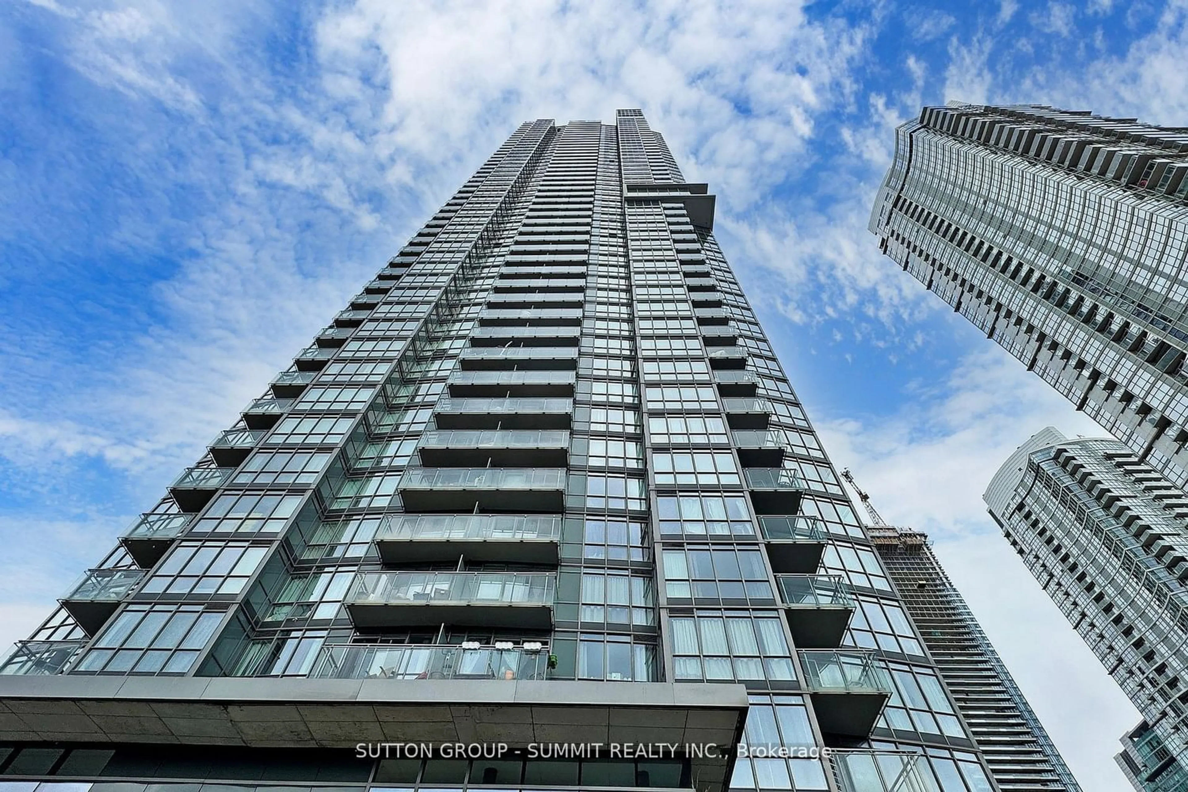 A pic from exterior of the house or condo for 11 BRUNEL Crt #1008, Toronto Ontario M5V 3Y3