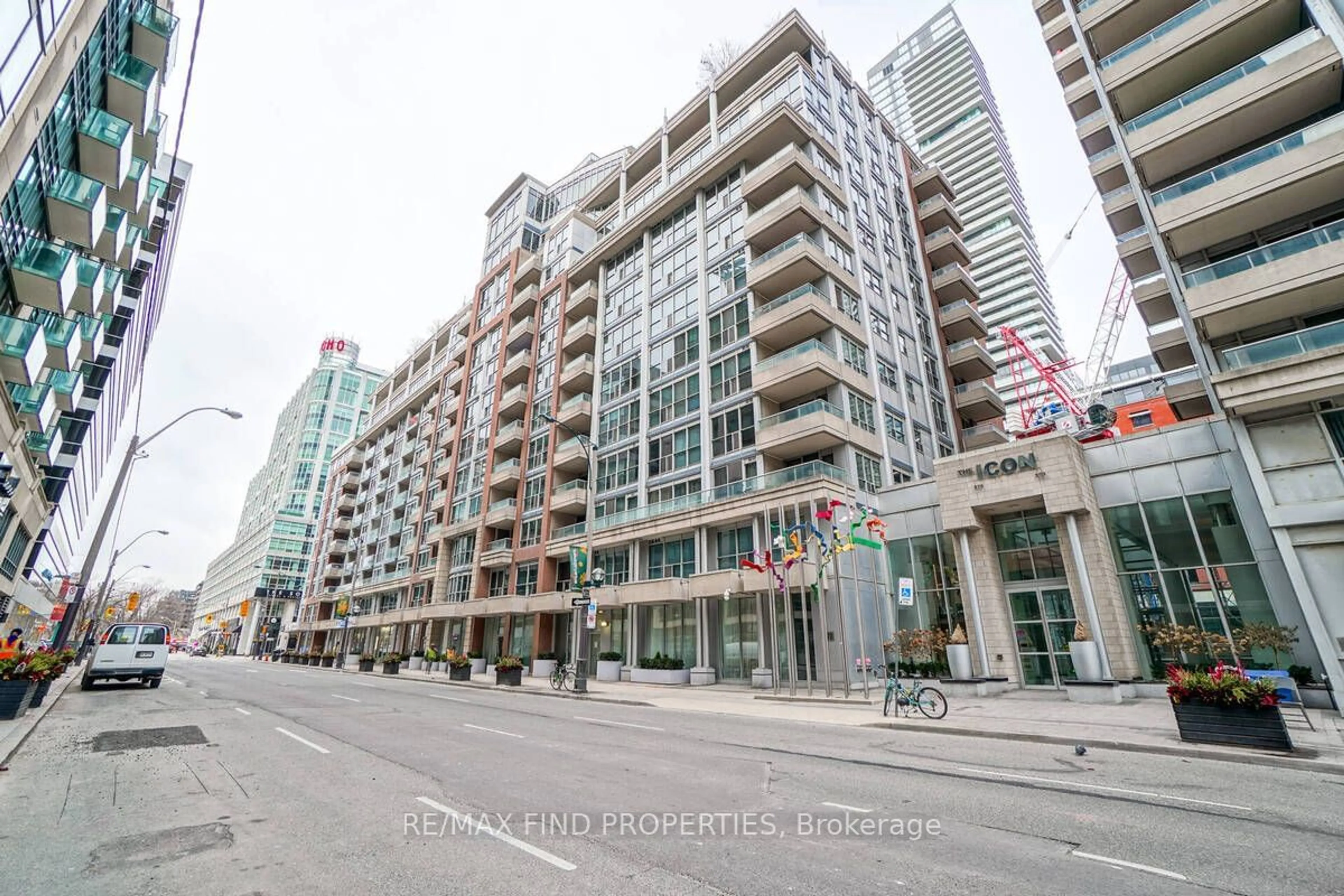 A pic from exterior of the house or condo for 270 Wellington St #401, Toronto Ontario M5V 3P5