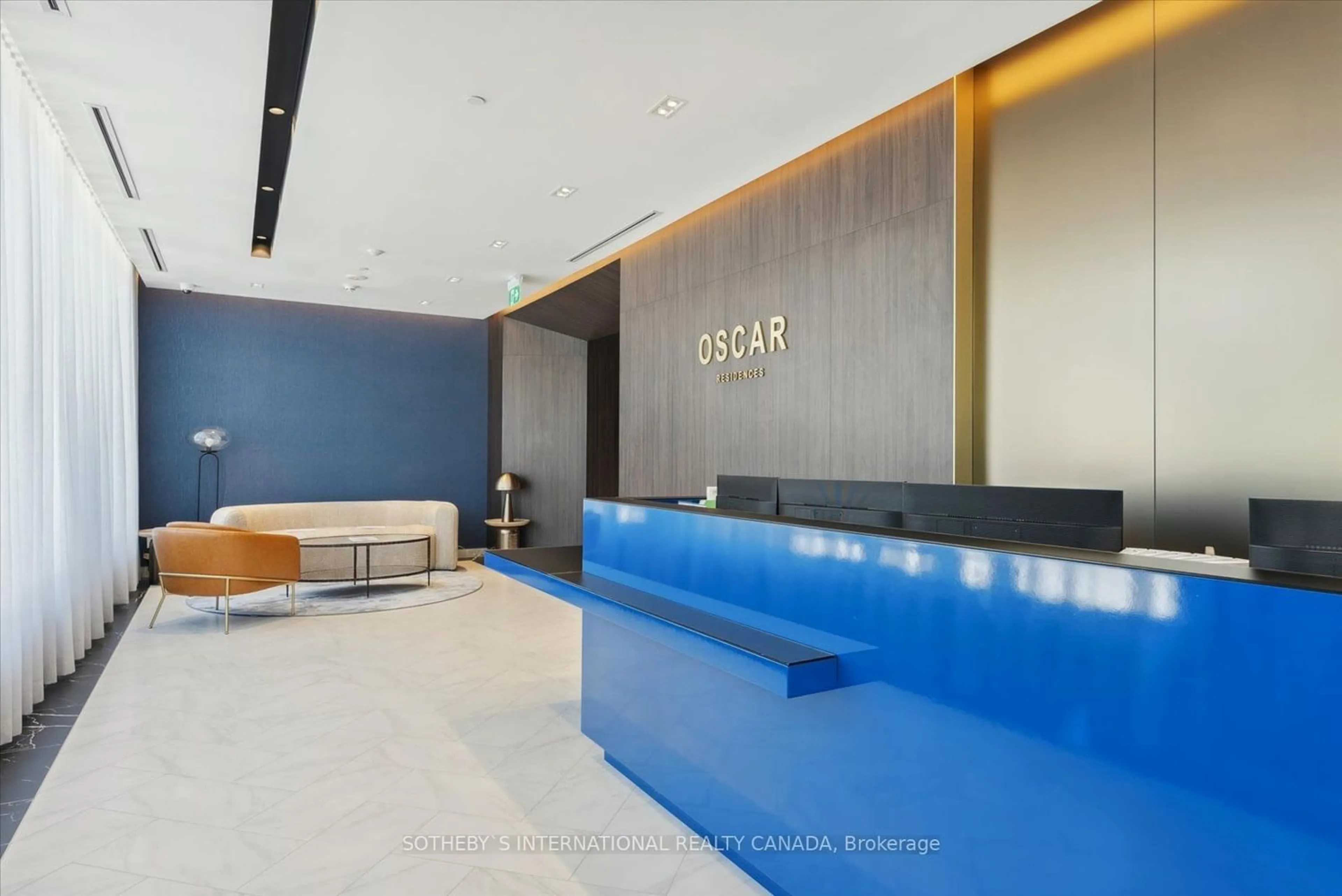 Indoor lobby for 500 Dupont St #310, Toronto Ontario M6G 1Y7