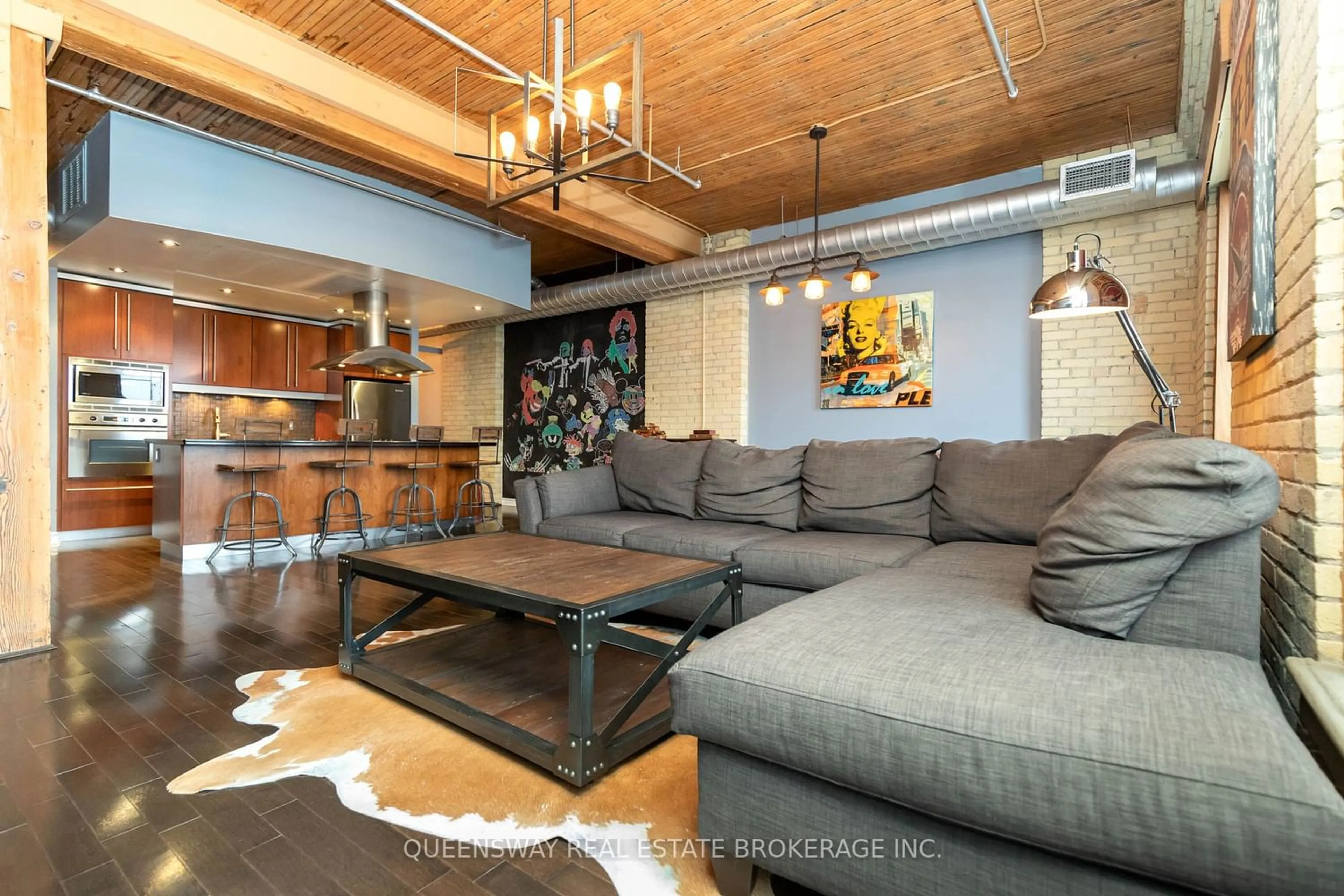 Living room for 781 King St #602, Toronto Ontario M5V 3L5