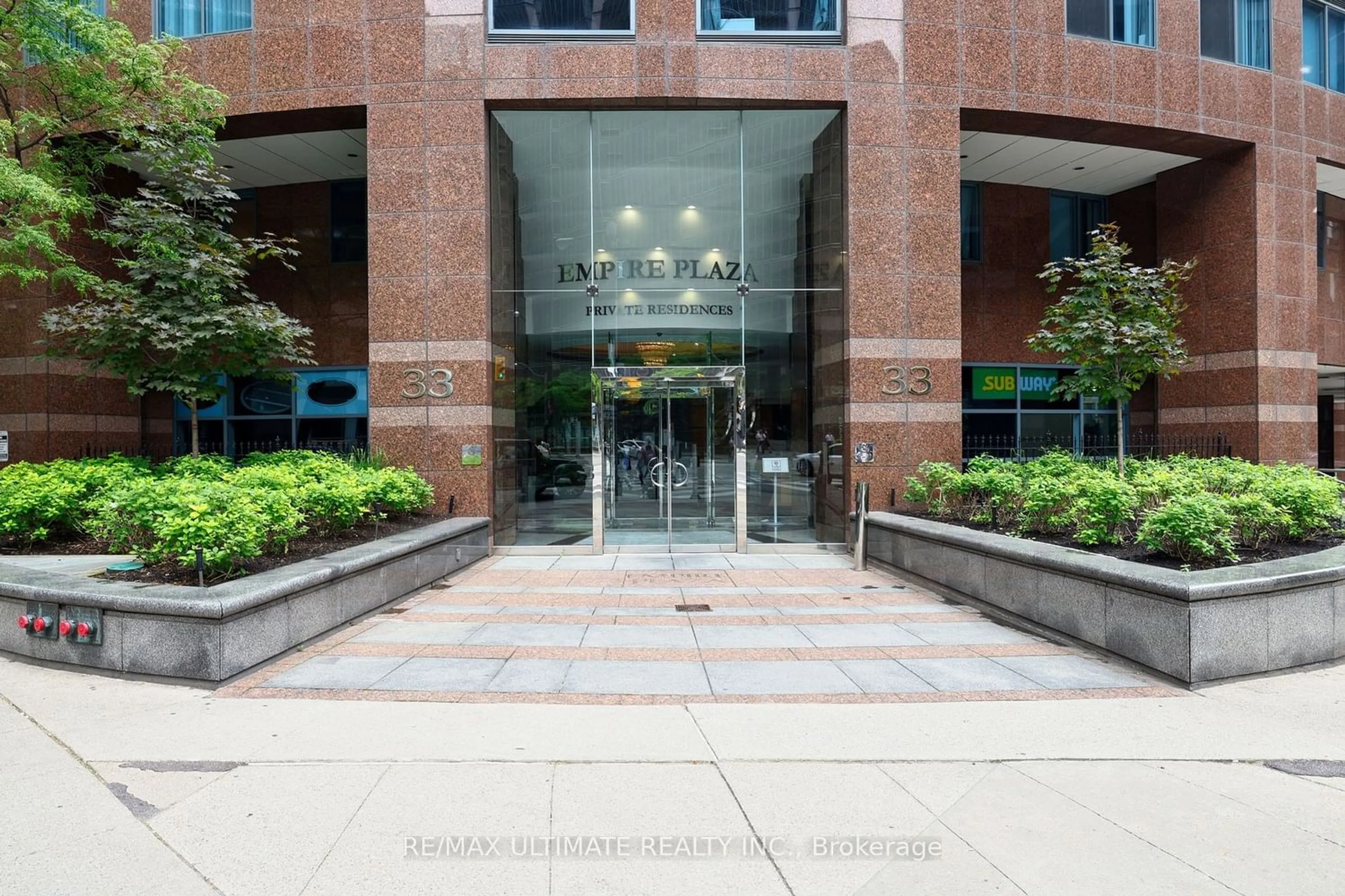 Indoor foyer for 33 University Ave #909, Toronto Ontario M5J 2S7