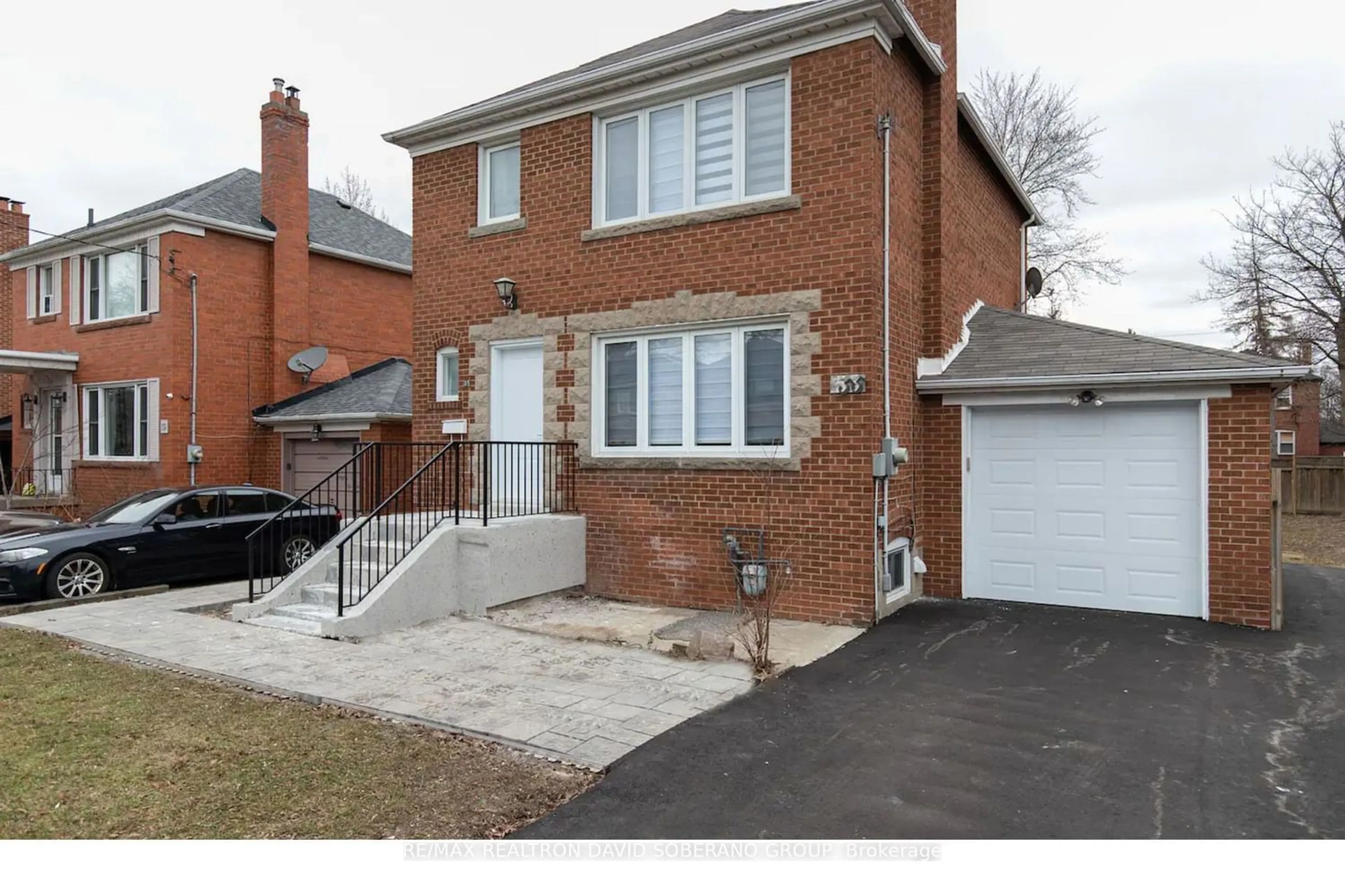 Frontside or backside of a home for 55 Raeburn Ave, Toronto Ontario M3H 1G9