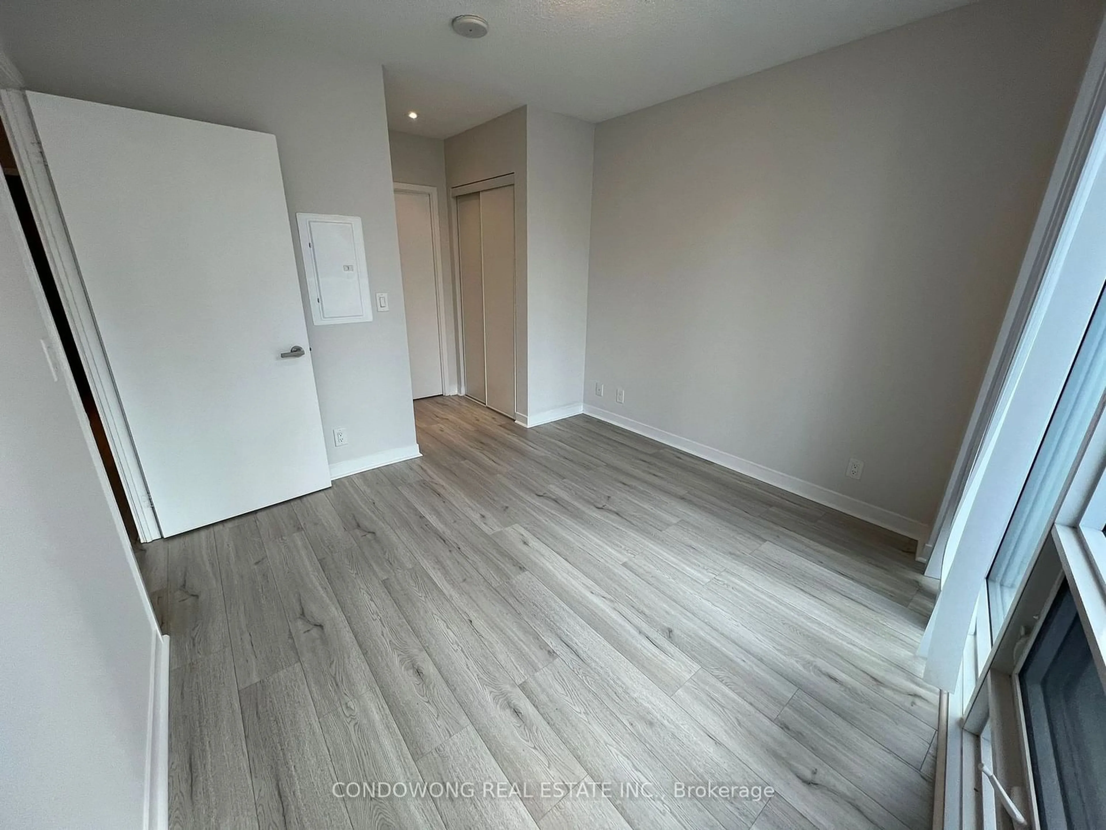 A pic of a room for 100 Harbour St #1703, Toronto Ontario M5J 0B5
