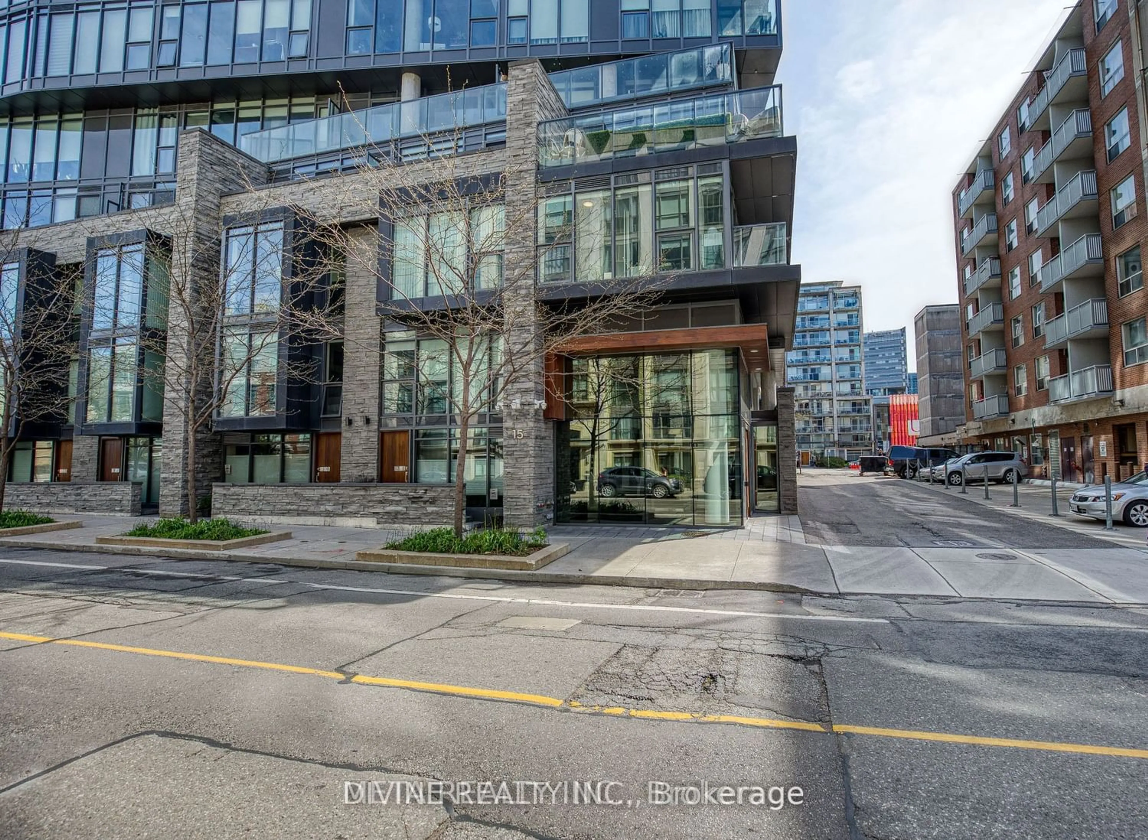 A pic from exterior of the house or condo for 15 Beverley St #803, Toronto Ontario M5T 1X8