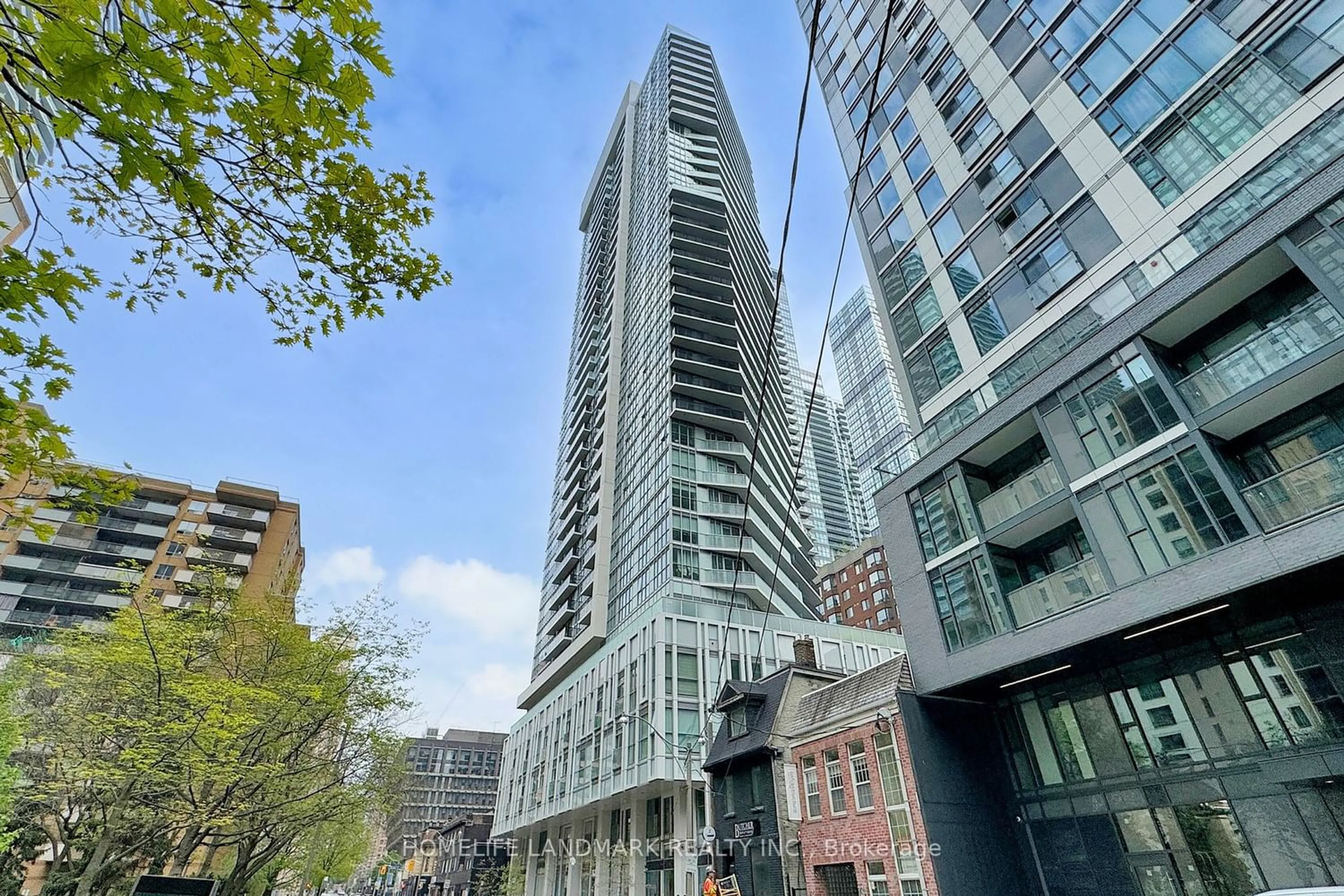 A pic from exterior of the house or condo for 77 Mutual St #810, Toronto Ontario M5B 2A9