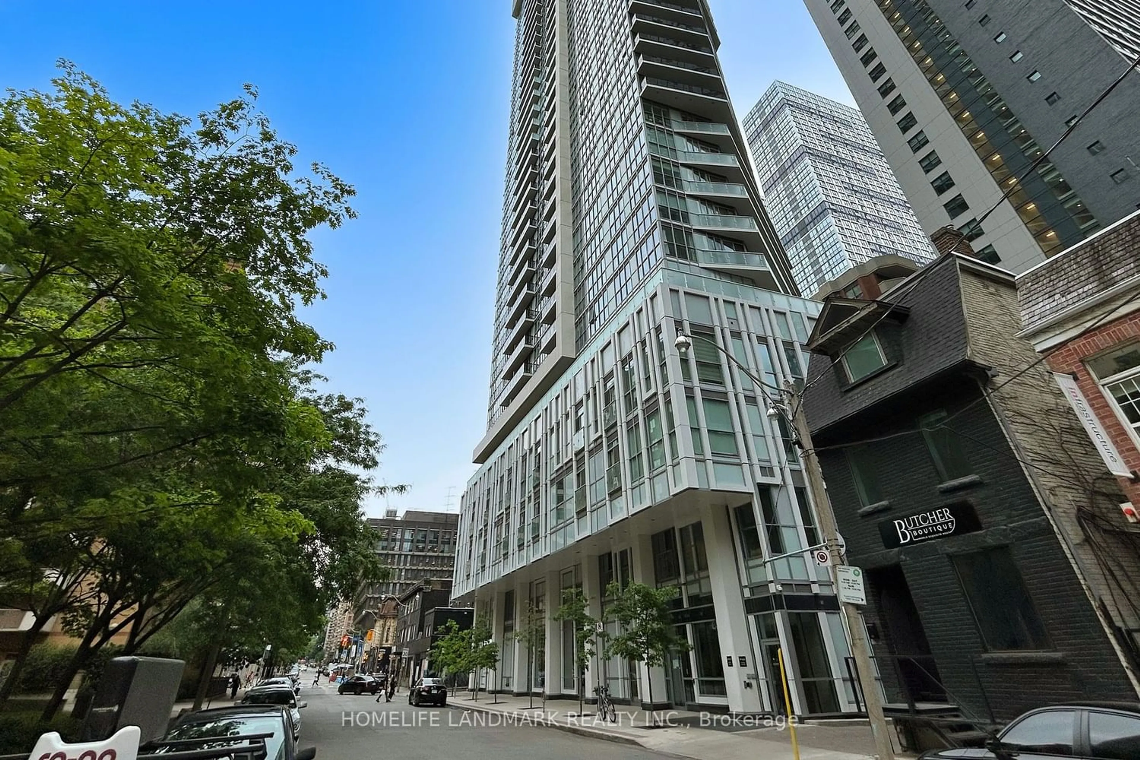 A pic from exterior of the house or condo for 77 Mutual St #810, Toronto Ontario M5B 2A9