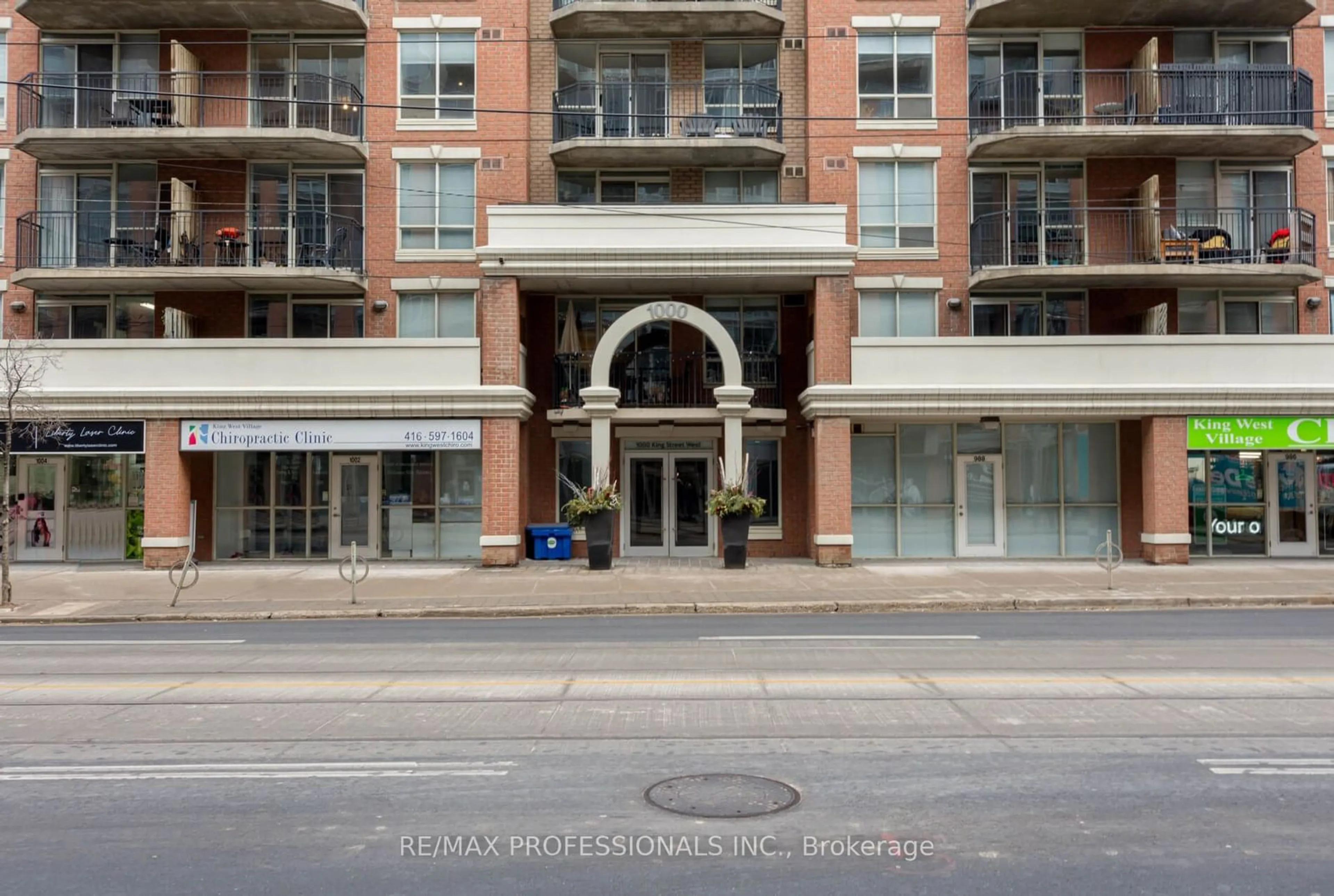 A pic from exterior of the house or condo for 1000 King St #520, Toronto Ontario M6K 3N1