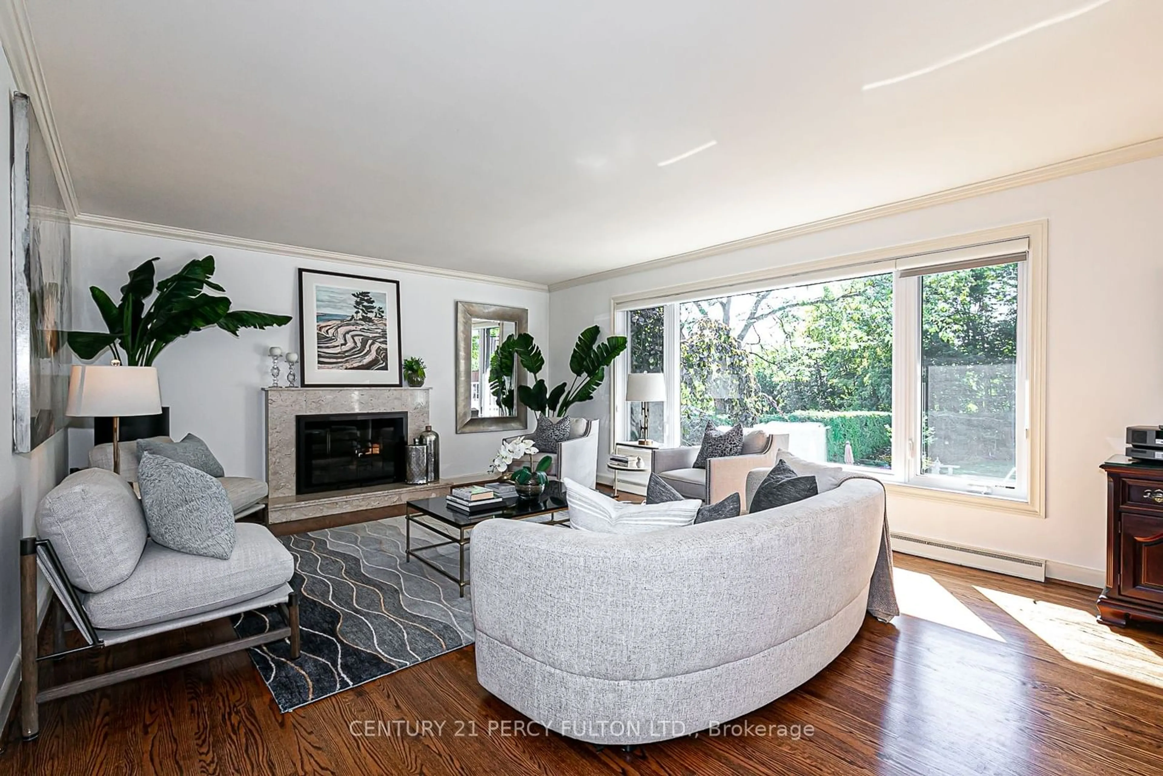 Living room, wood floors for 4 Page Ave, Toronto Ontario M2K 2B2