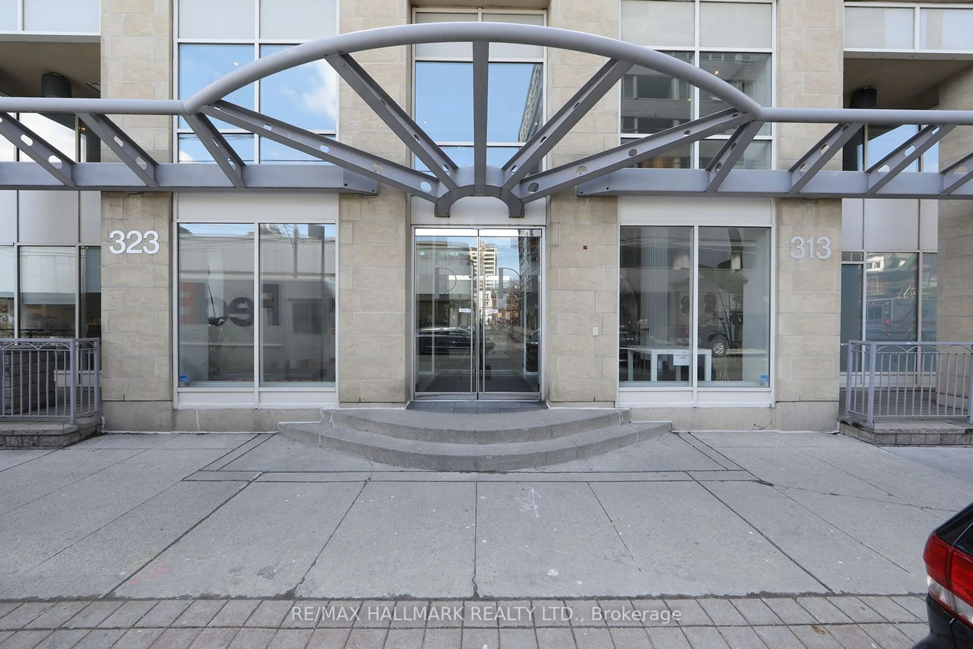 Indoor foyer for 313 Richmond St #1453, Toronto Ontario M5A 4S7