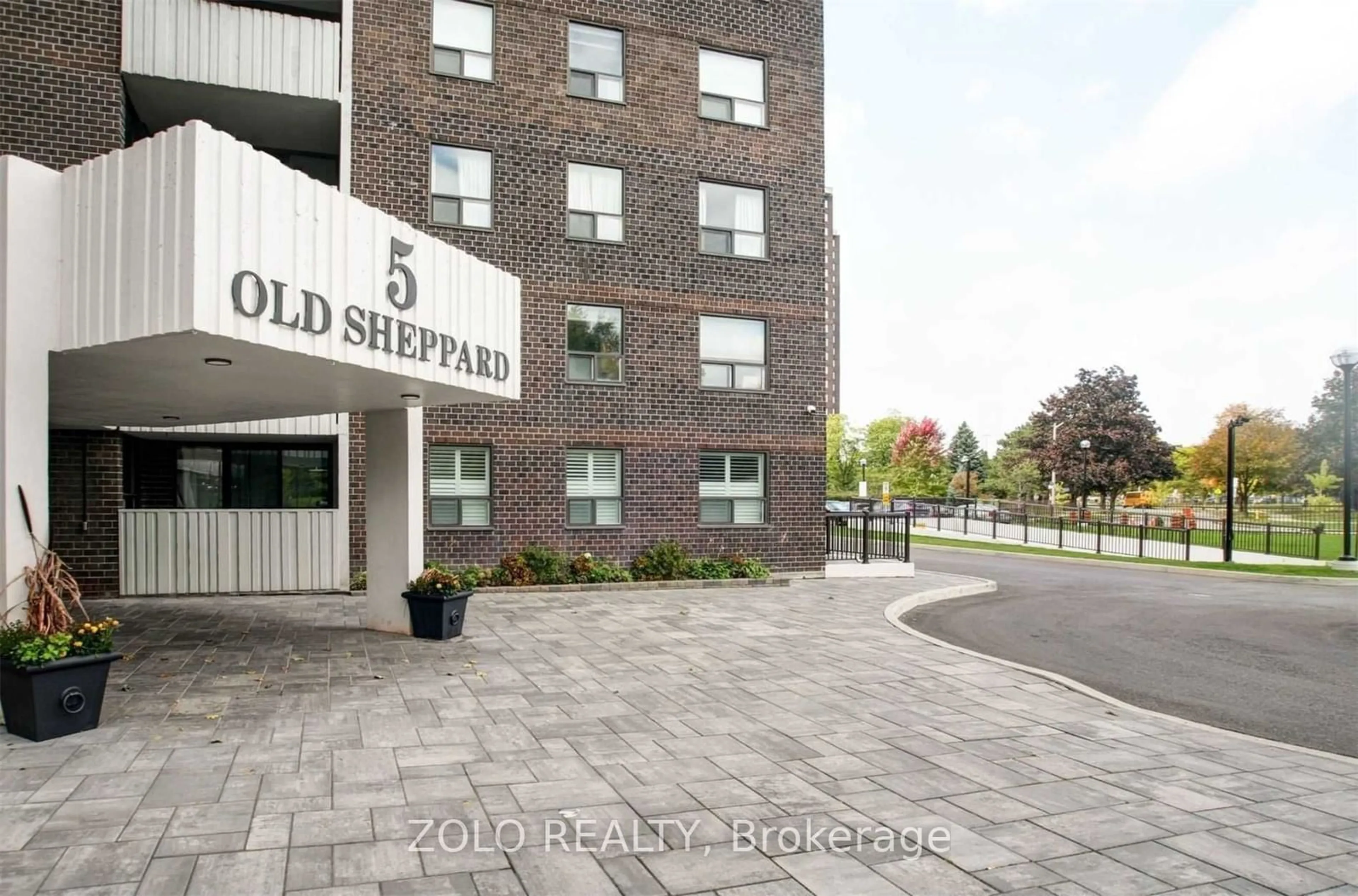 Outside view for 5 Old Sheppard Ave #910, Toronto Ontario M2J 4K3