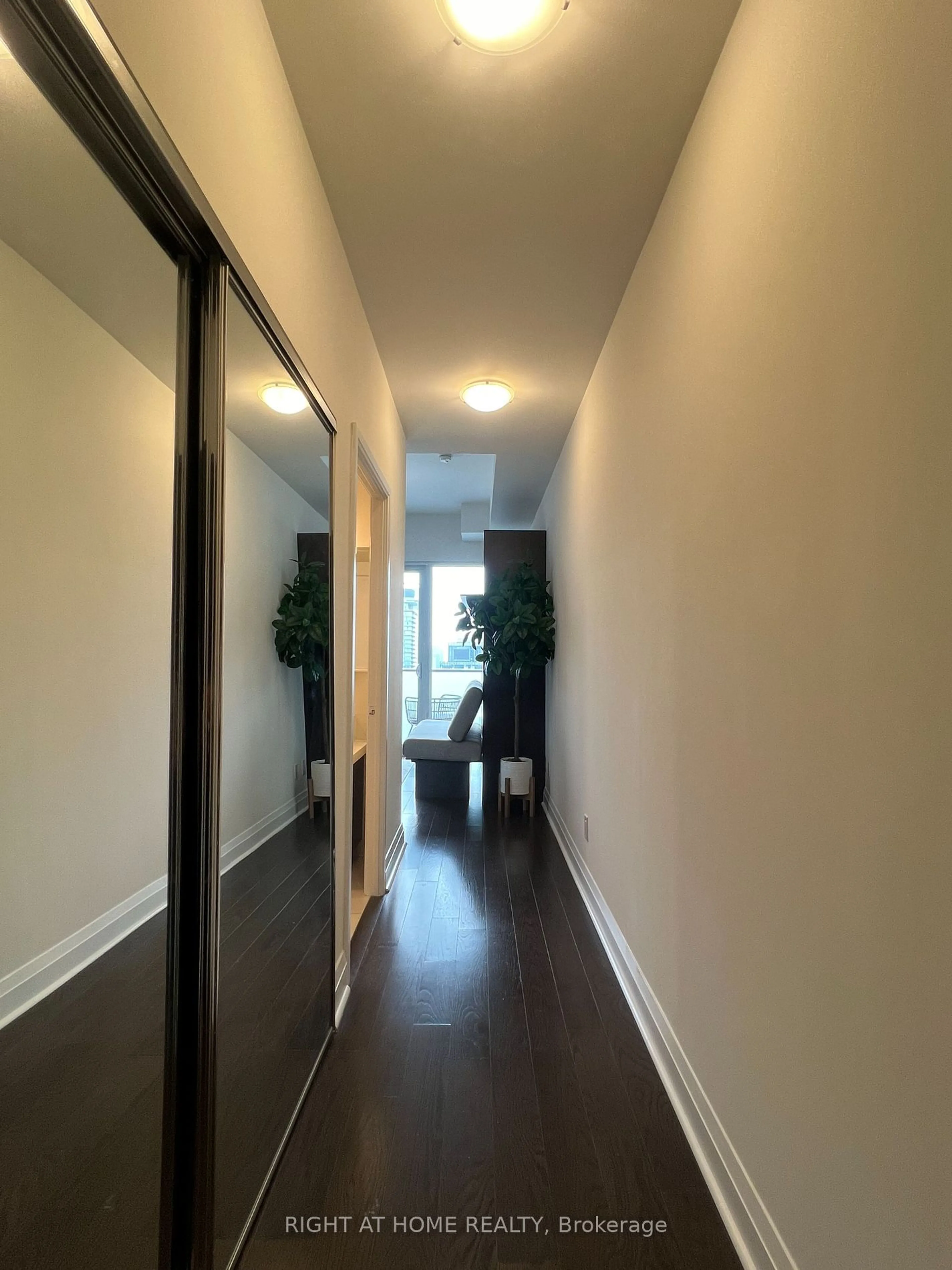 Indoor entryway for 65 St Mary St ##3708, Toronto Ontario M5S 0A6