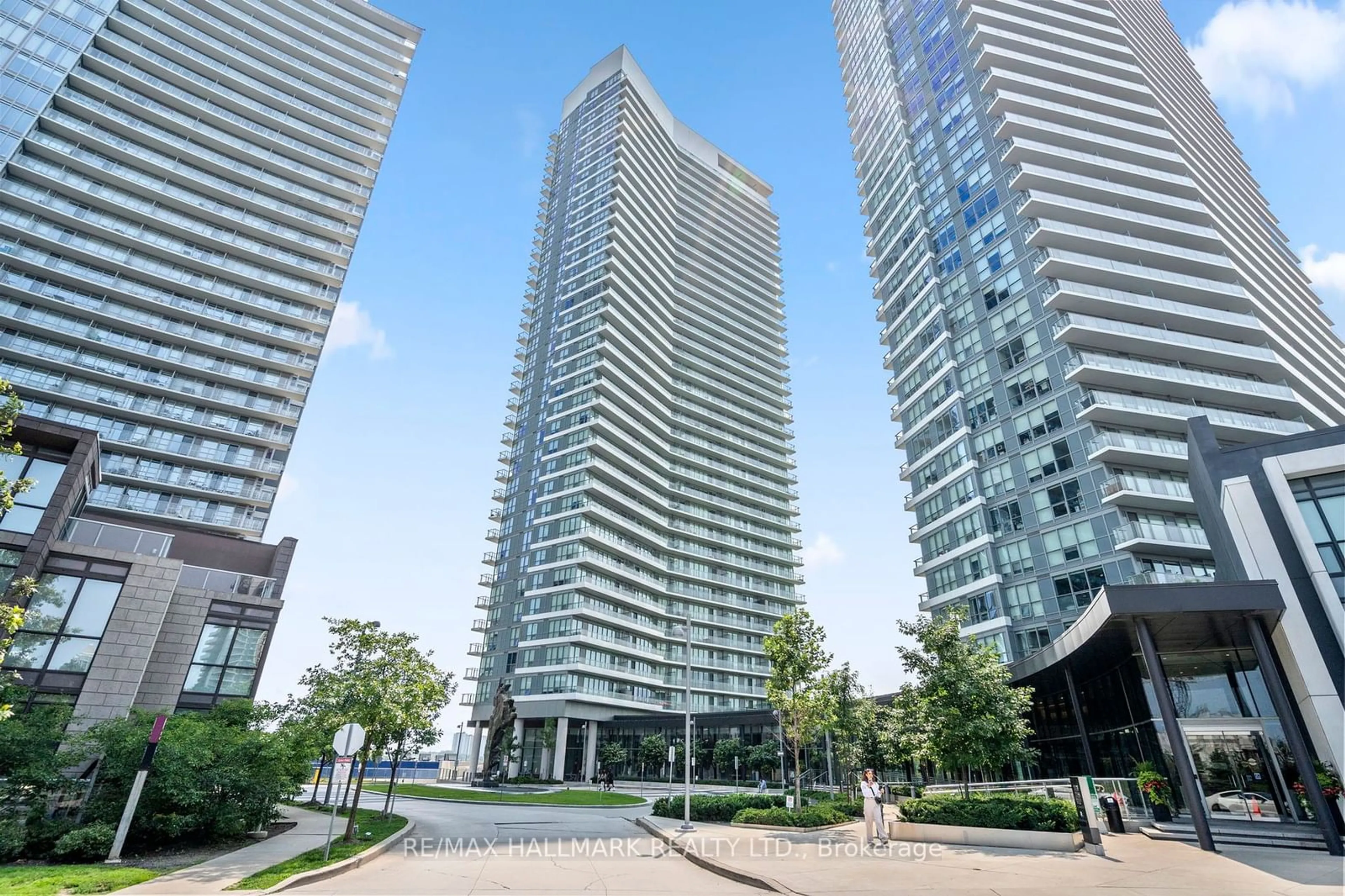 A pic from exterior of the house or condo for 117 McMahon Dr #3708, Toronto Ontario M2K 0E4