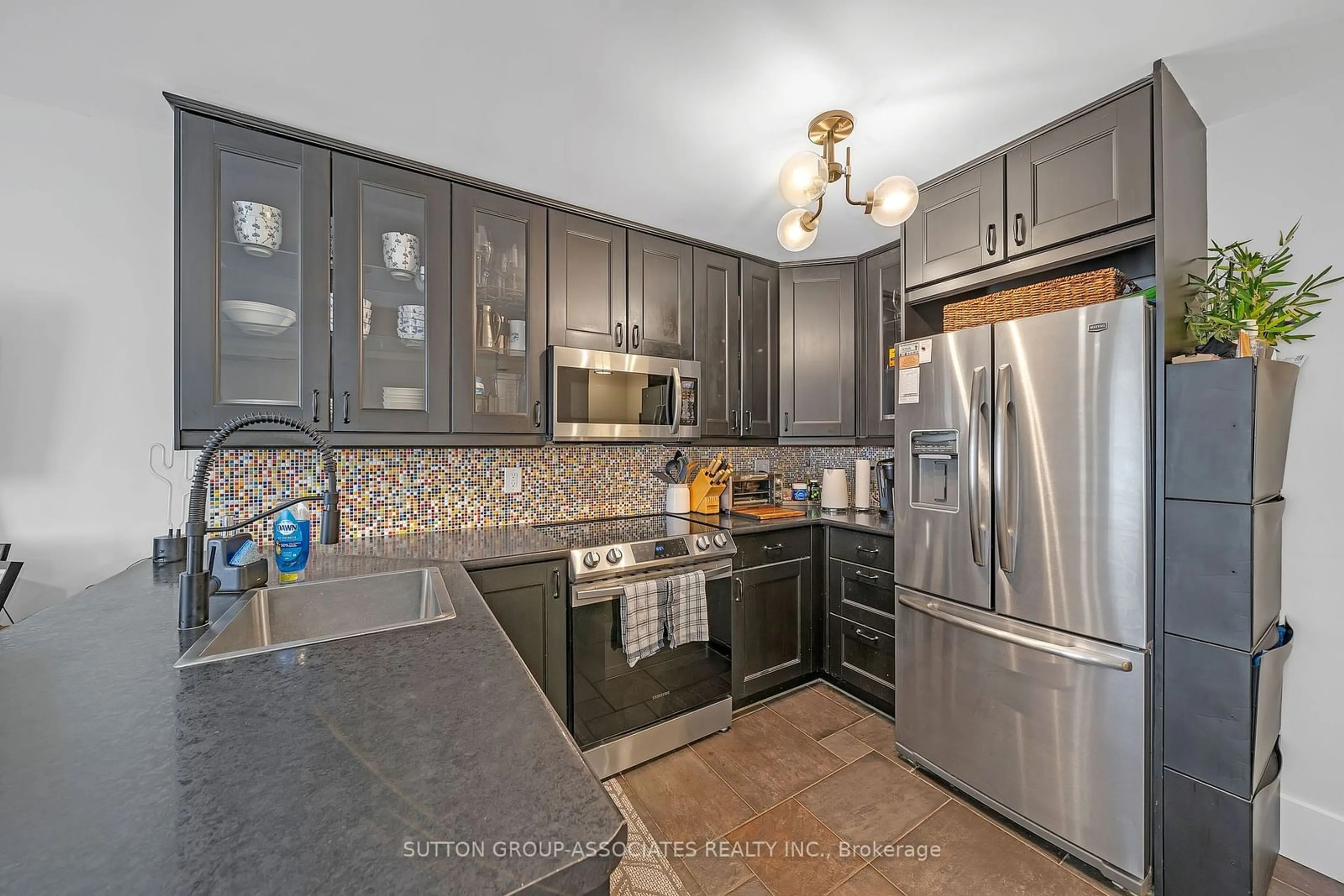 Contemporary kitchen for 415 Jarvis St #380, Toronto Ontario M4Y 3C1