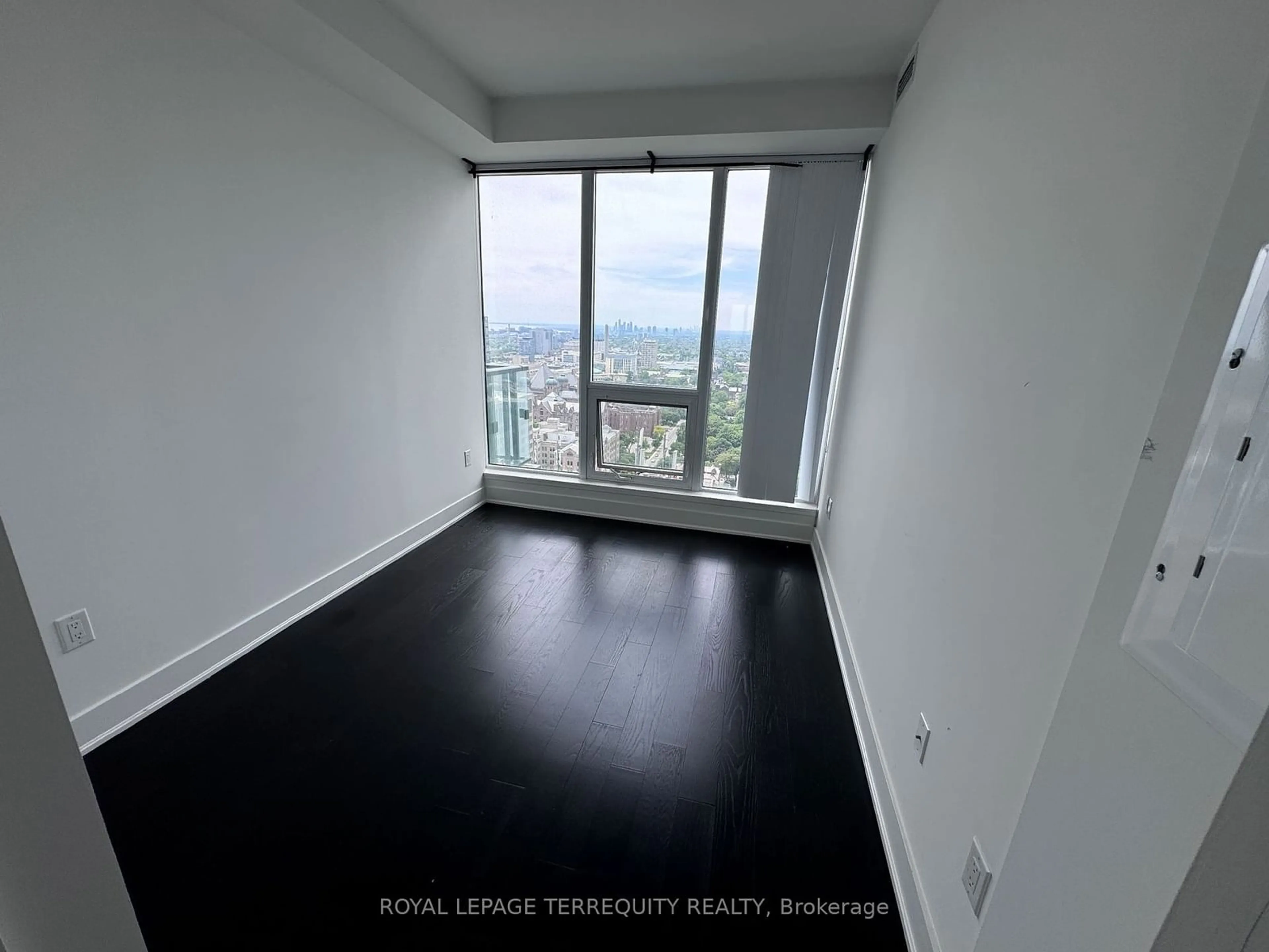 A pic of a room for 955 Bay St #3013, Toronto Ontario M5S 0C6