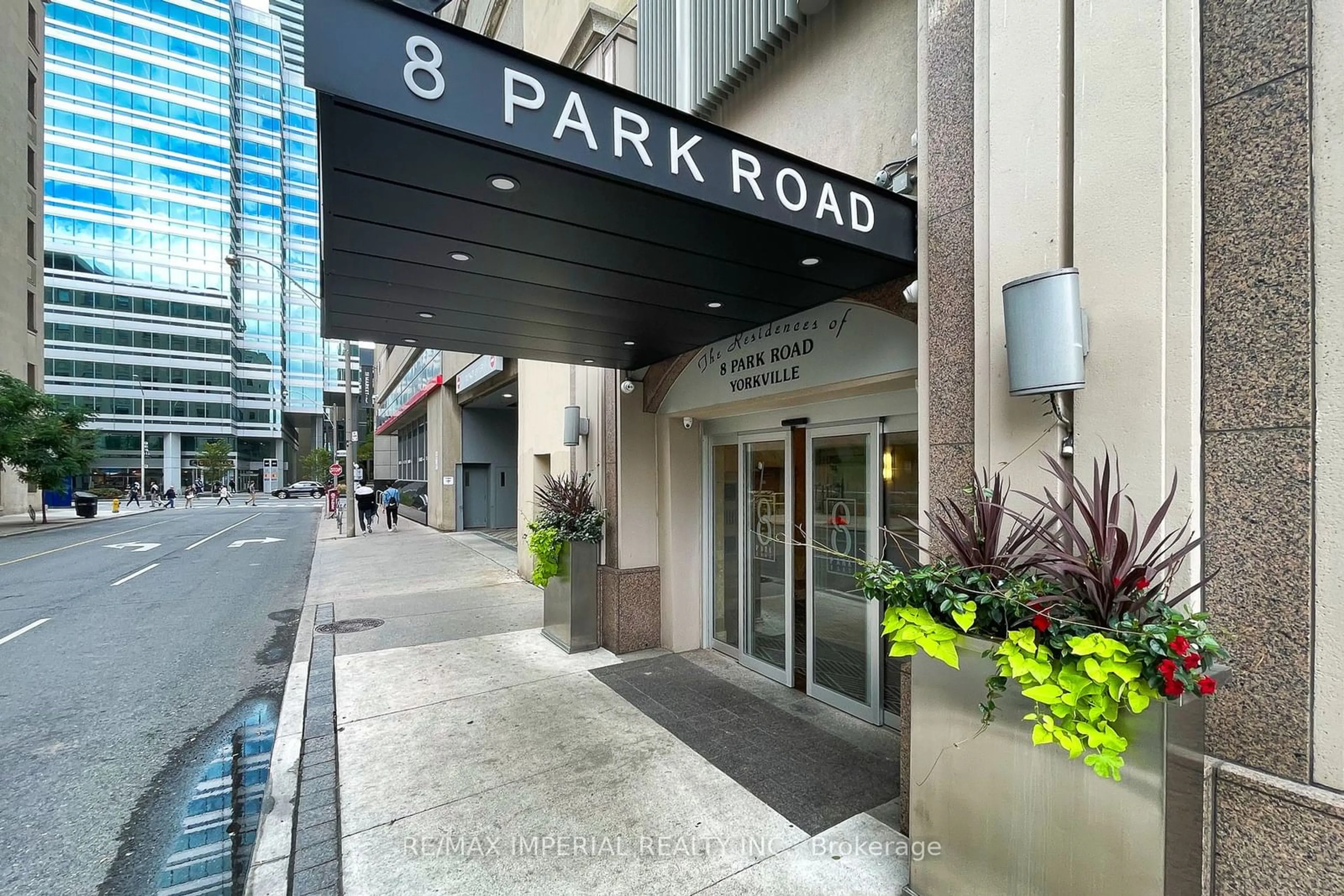 Patio for 8 Park Rd #3708, Toronto Ontario M4W 3S5