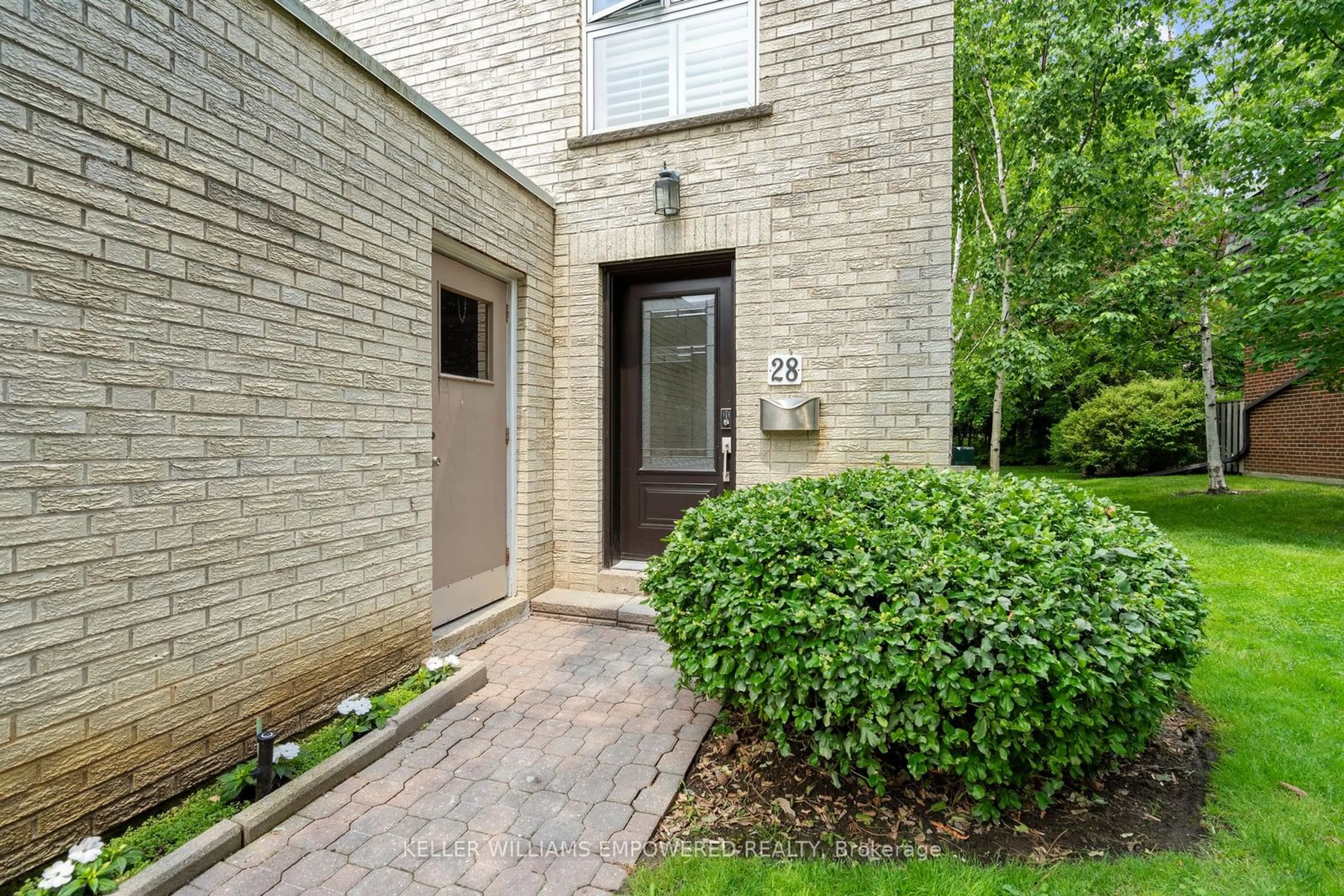 A pic from exterior of the house or condo for 28 Crimson Mill Way, Toronto Ontario M2L 1T6