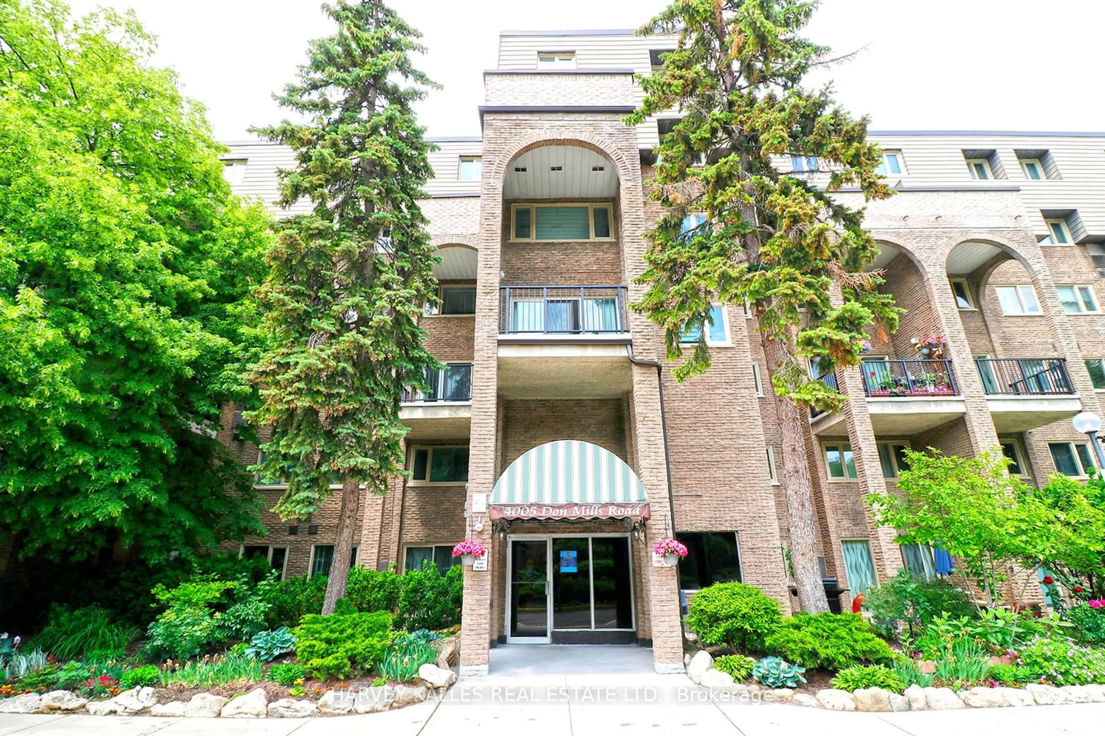 A pic from exterior of the house or condo for 4005 Don Mills Rd #118, Toronto Ontario M2H 3J9