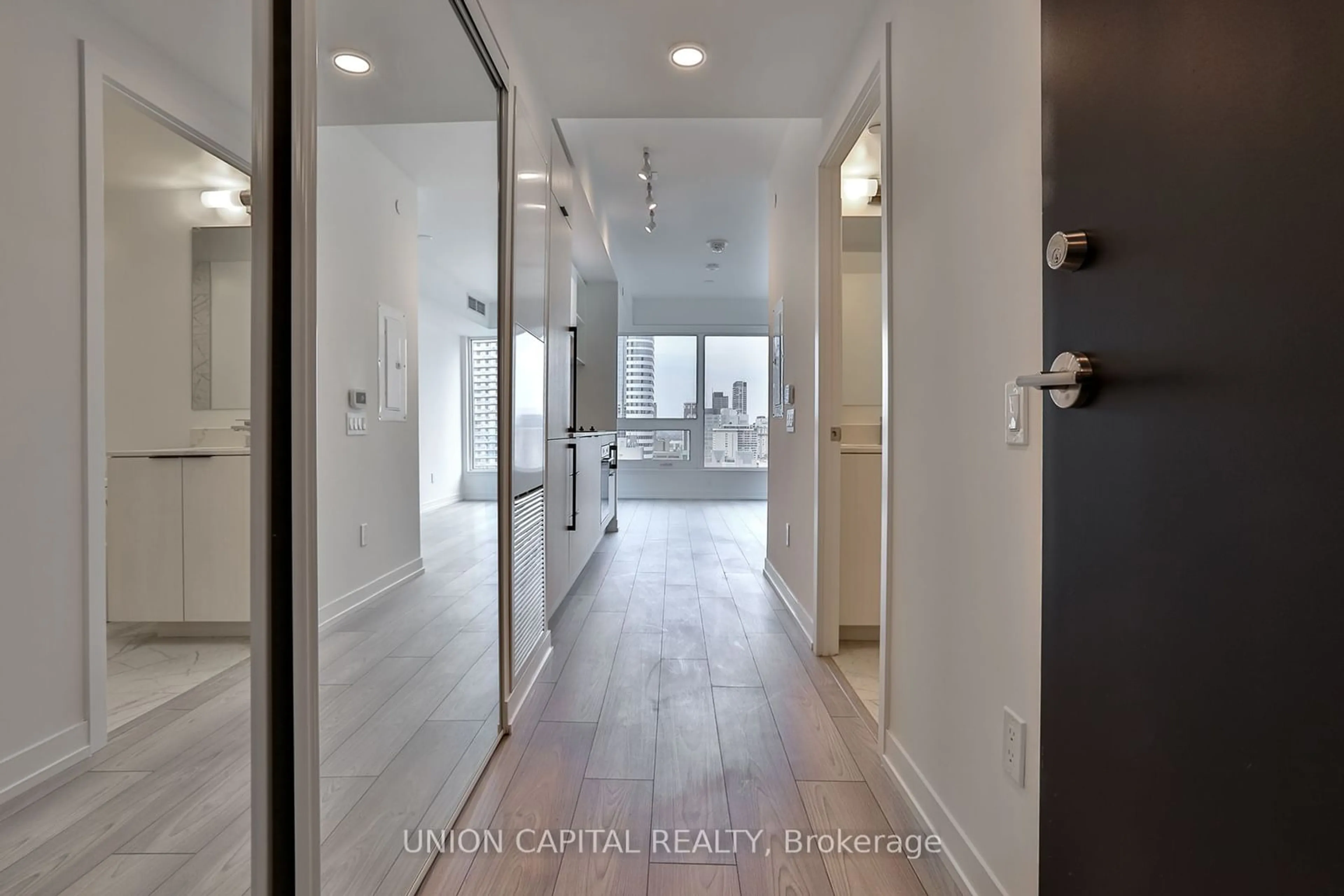 Indoor entryway for 82 Dalhousie St #2910, Toronto Ontario M5C 0C5