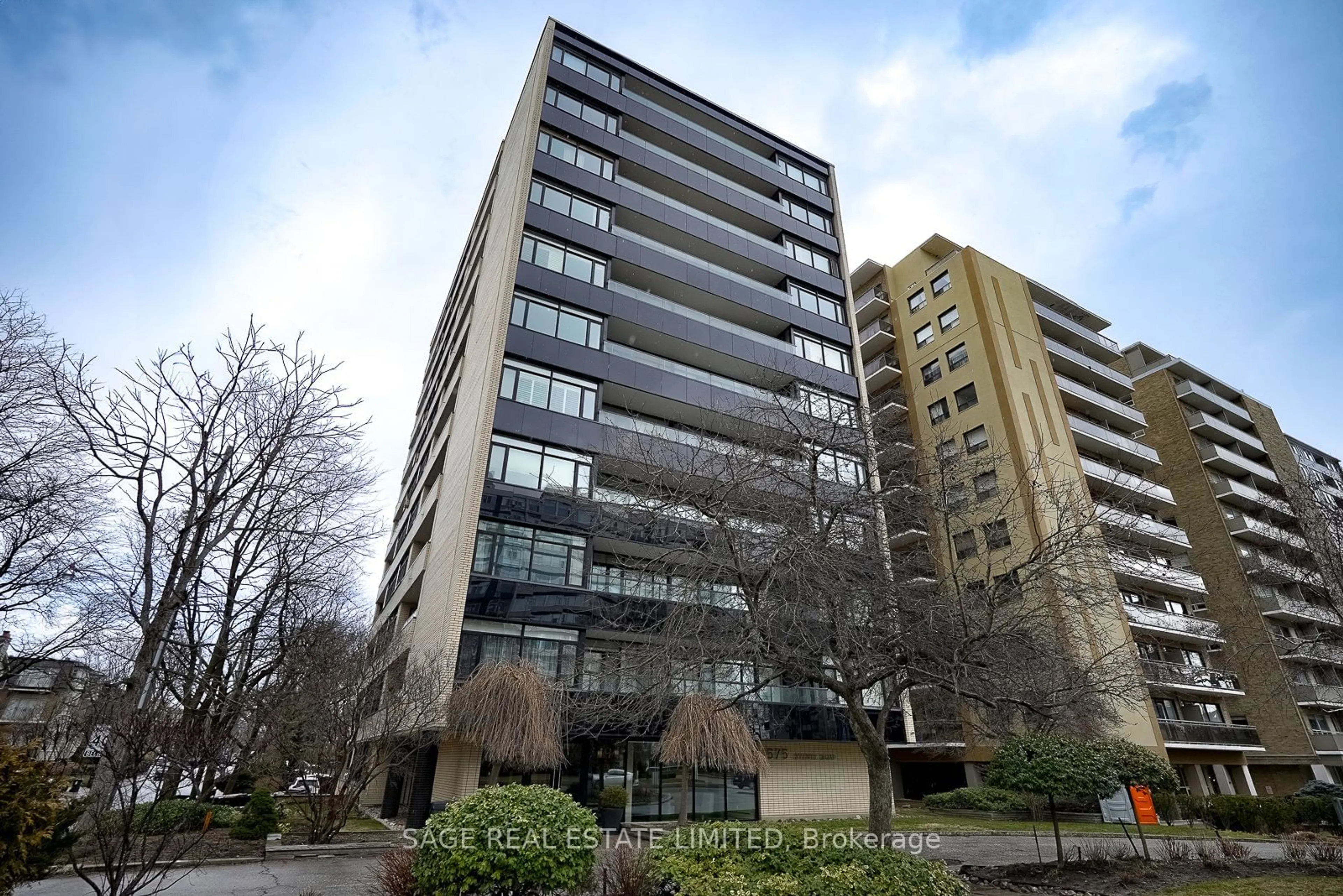 A pic from exterior of the house or condo for 575 Avenue Rd #704, Toronto Ontario M4V 2K2