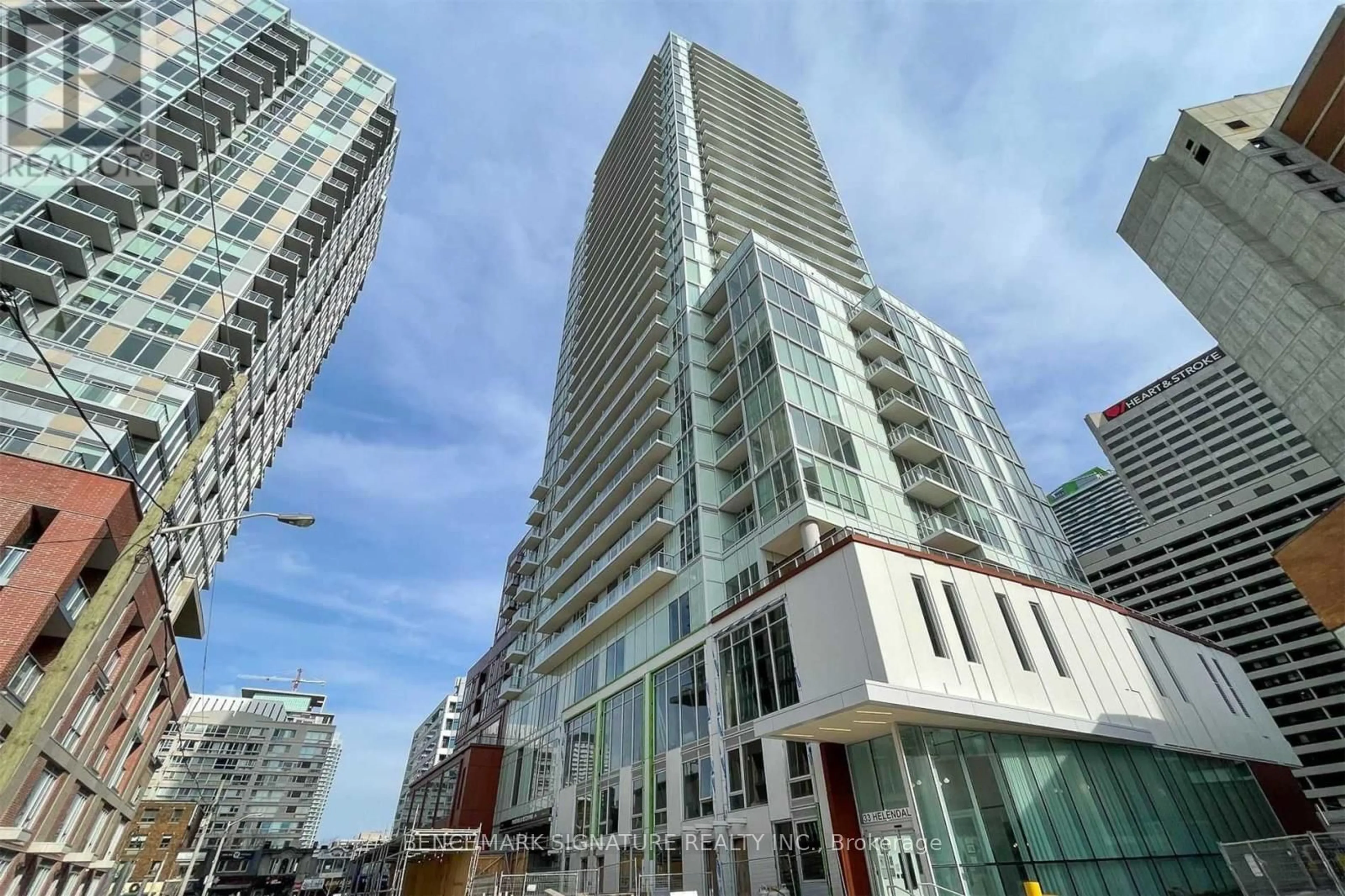 A pic from exterior of the house or condo for 33 Helendale Ave #1401, Toronto Ontario M4R 0A4