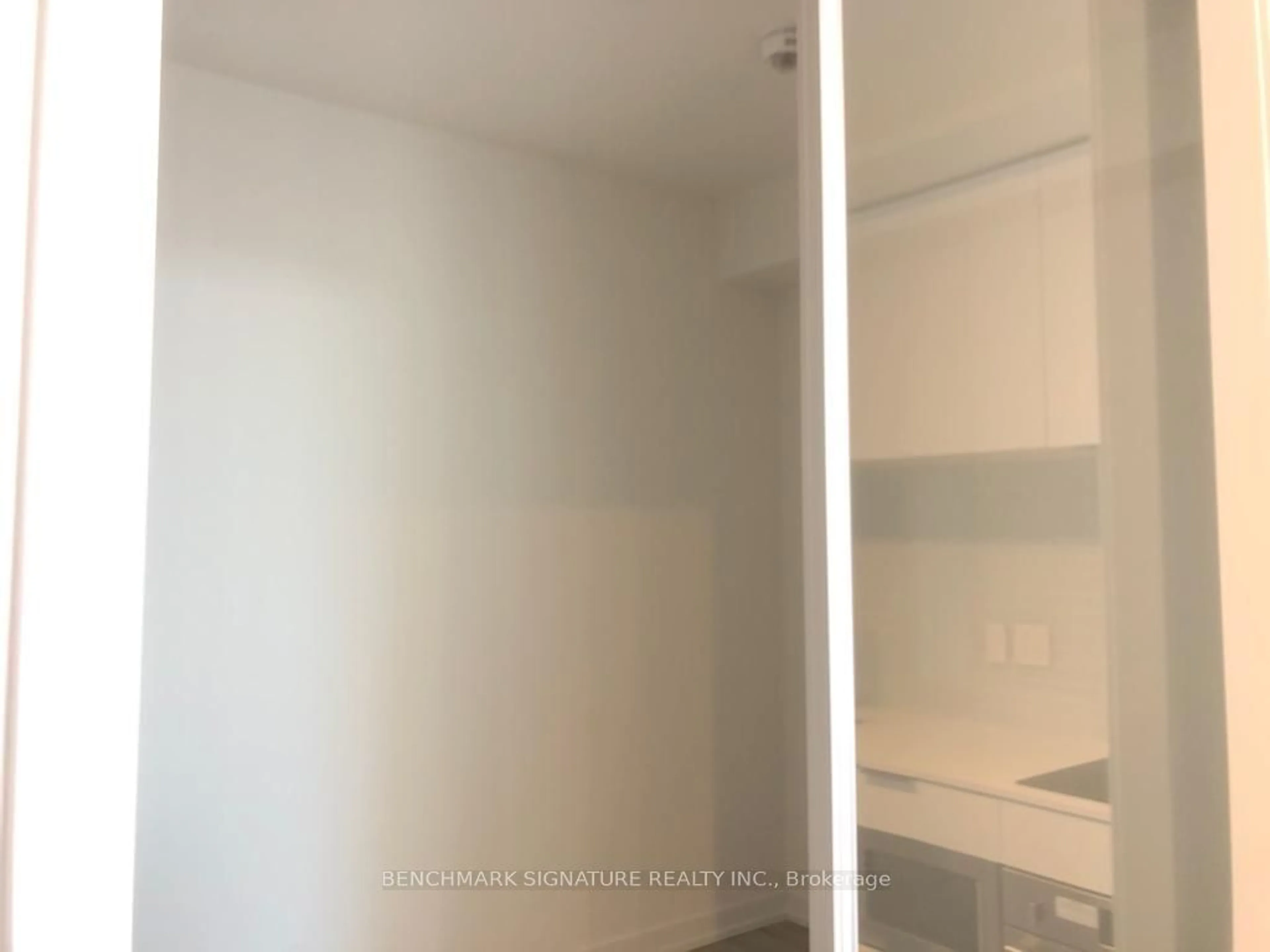 A pic of a room for 33 Helendale Ave #1401, Toronto Ontario M4R 0A4