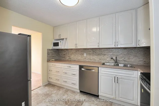 Additional property image - 10 Tangreen Crt Unit 702