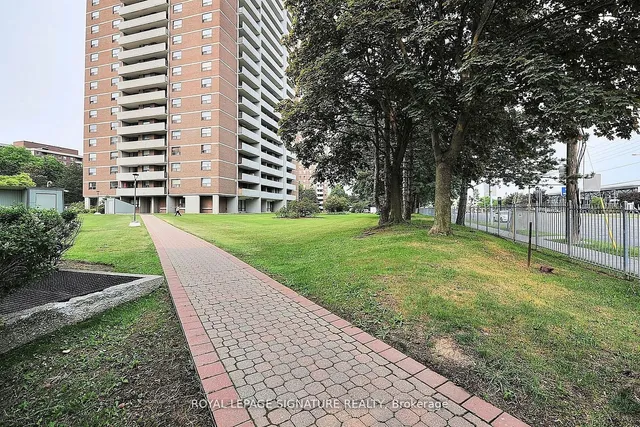 Additional property image - 10 Tangreen Crt Unit 702