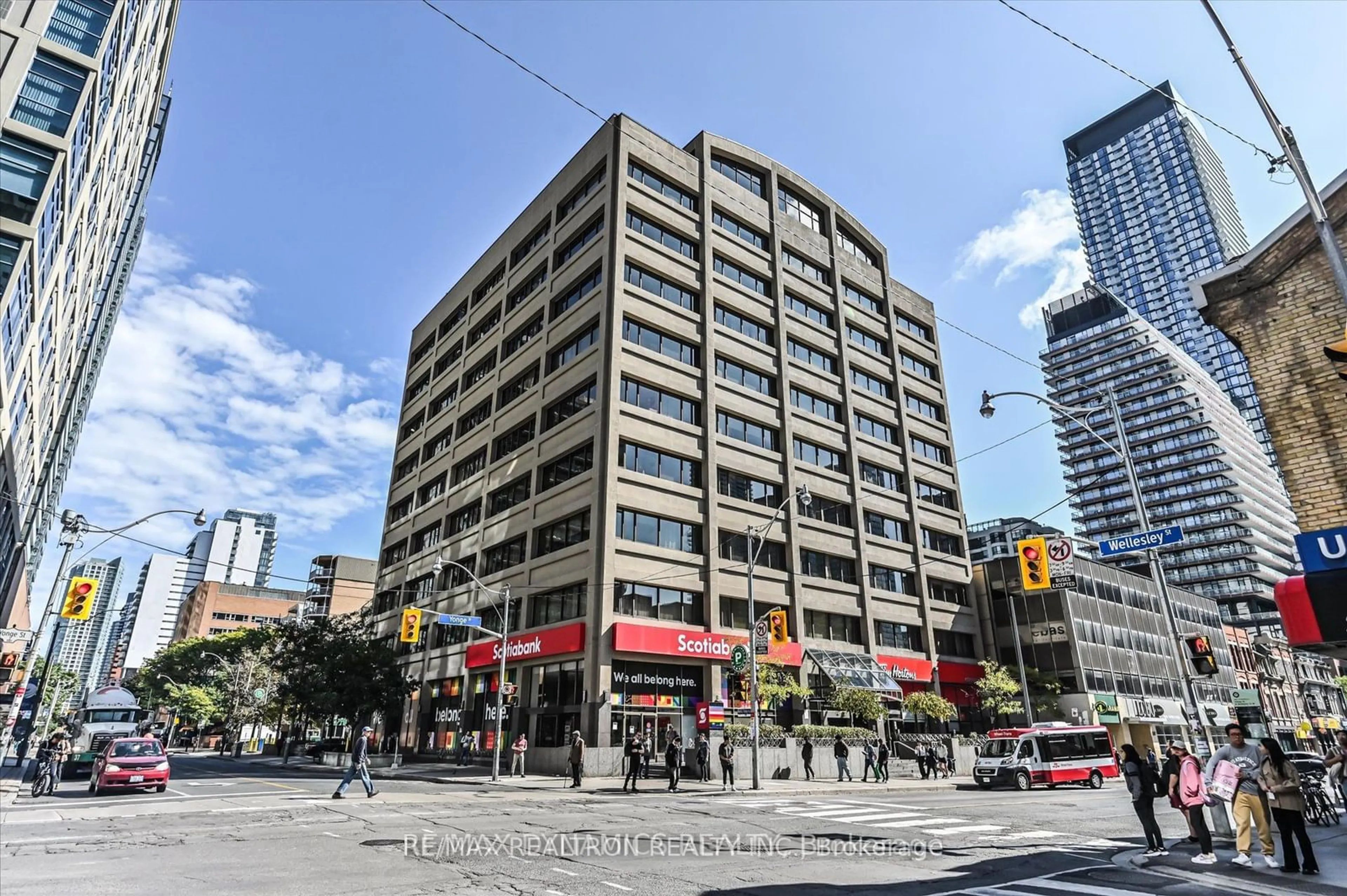 A pic from exterior of the house or condo for 555 Yonge St #309, Toronto Ontario M4Y 3A6