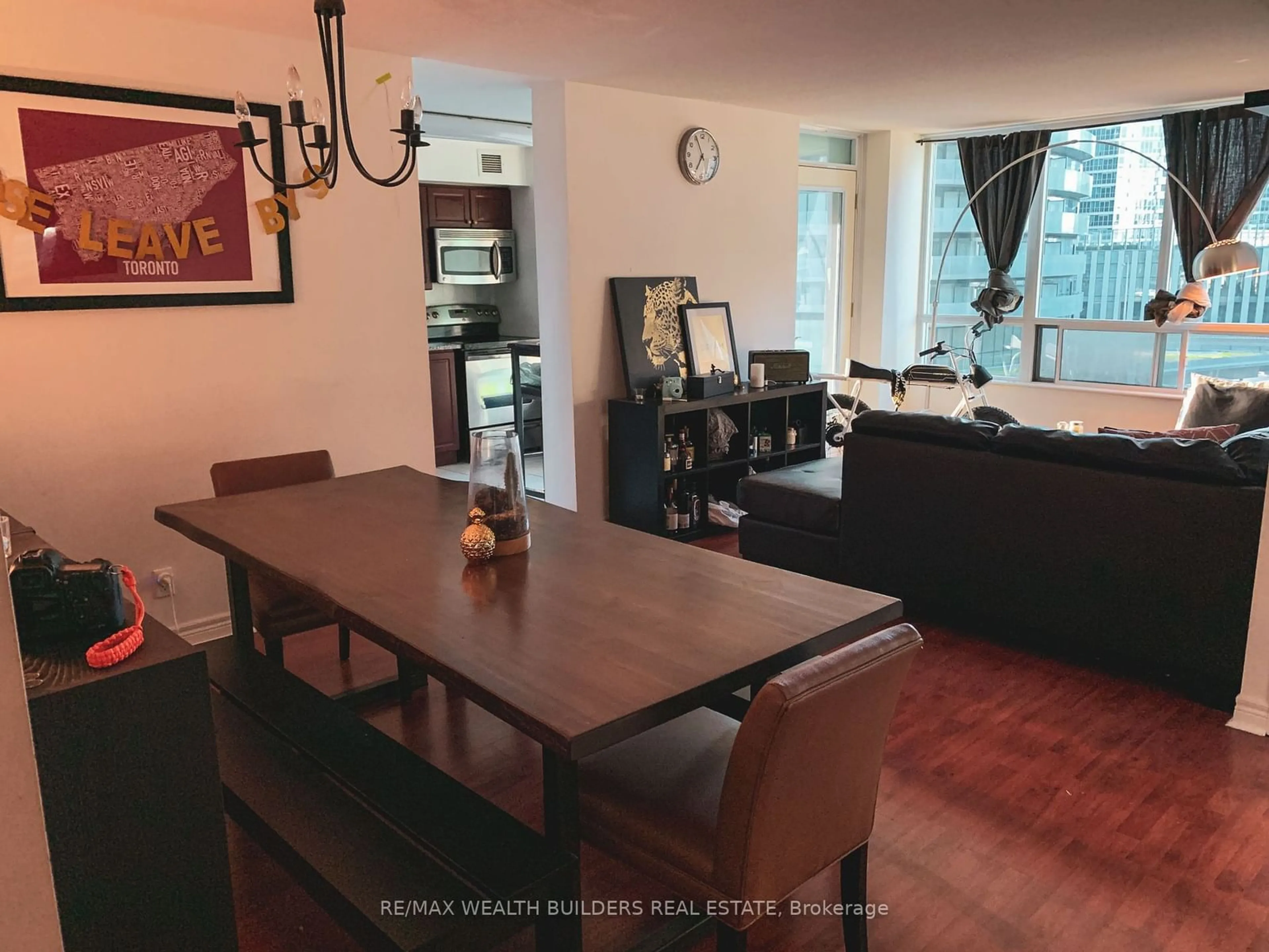 Dining room for 30 Grand Trunk Cres #710, Toronto Ontario M5J 3A4