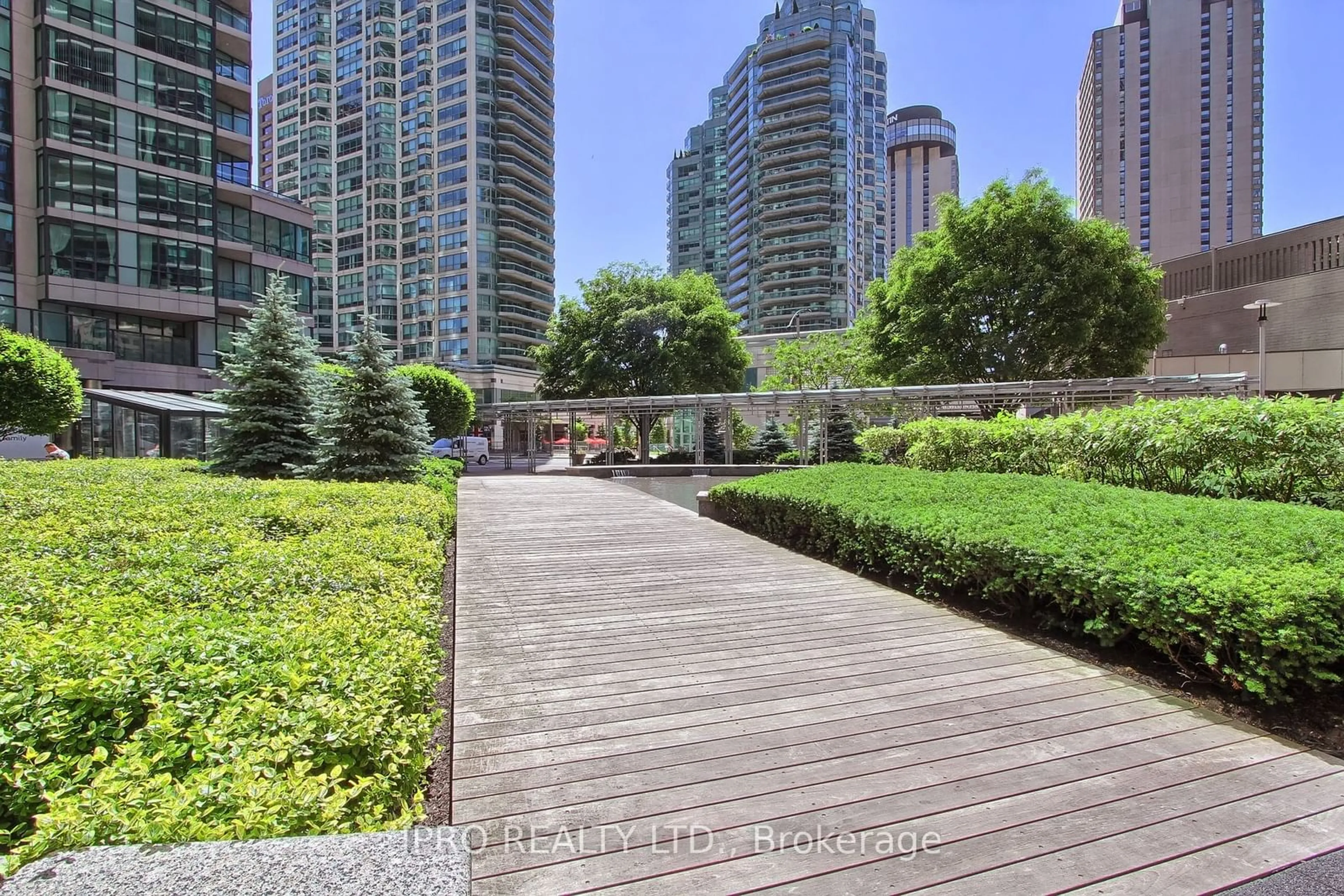 A pic from exterior of the house or condo for 16 Harbour St #4305, Toronto Ontario M5J 2Z7