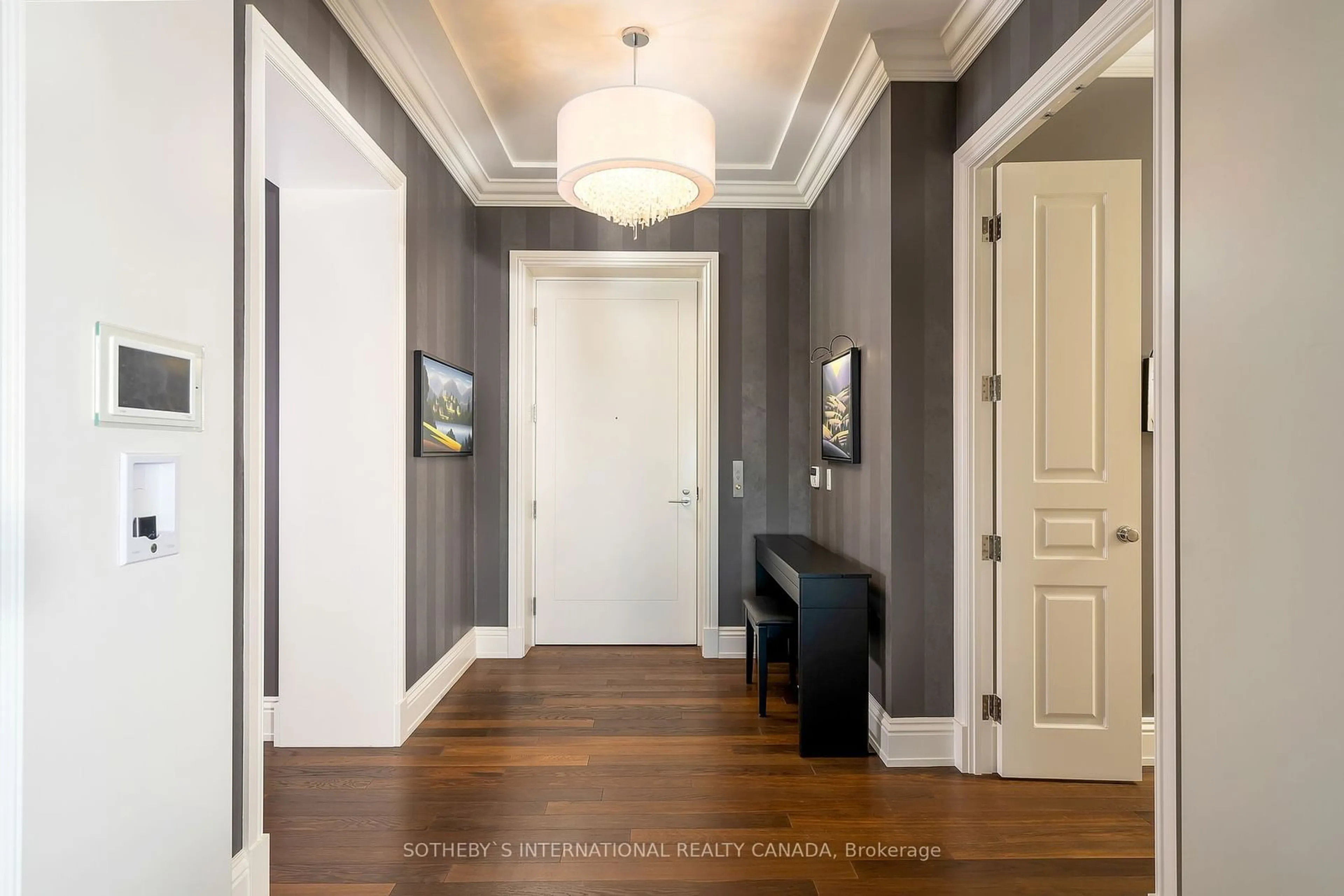 Indoor entryway for 183 Wellington St #4601, Toronto Ontario M5V 0A1