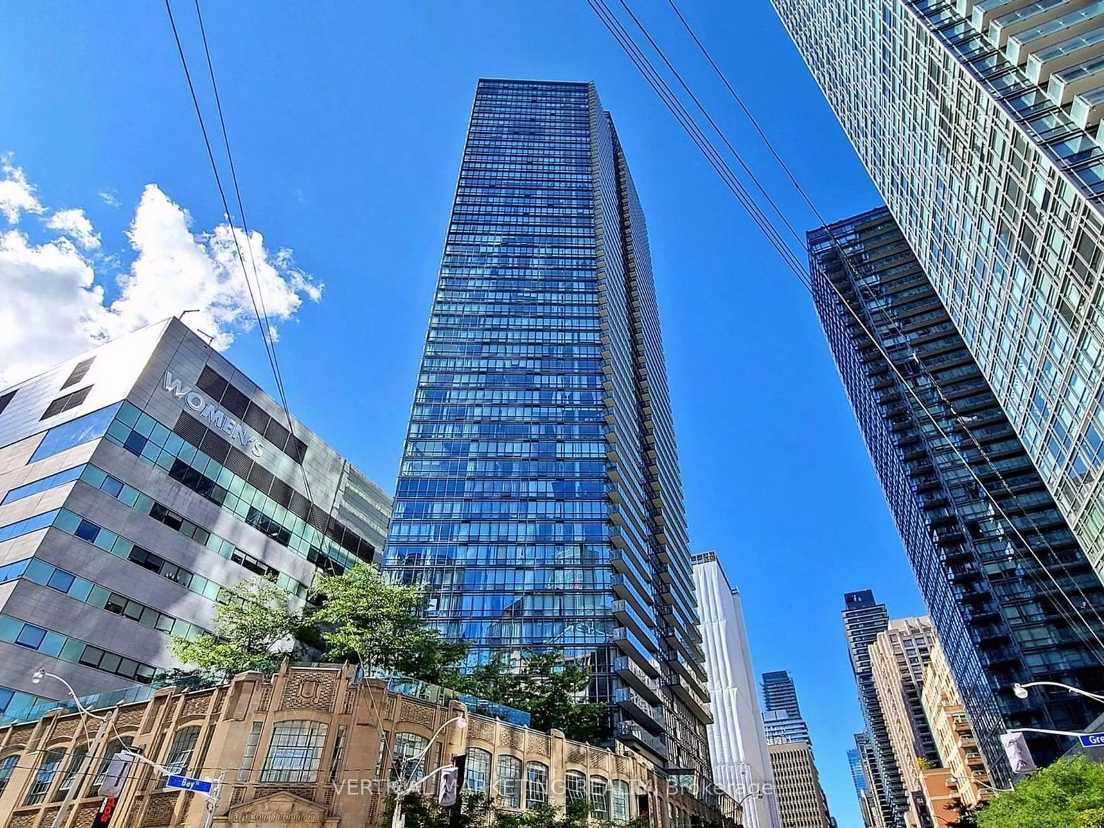 A pic from exterior of the house or condo for 832 Bay St #708, Toronto Ontario M5S 1Z6