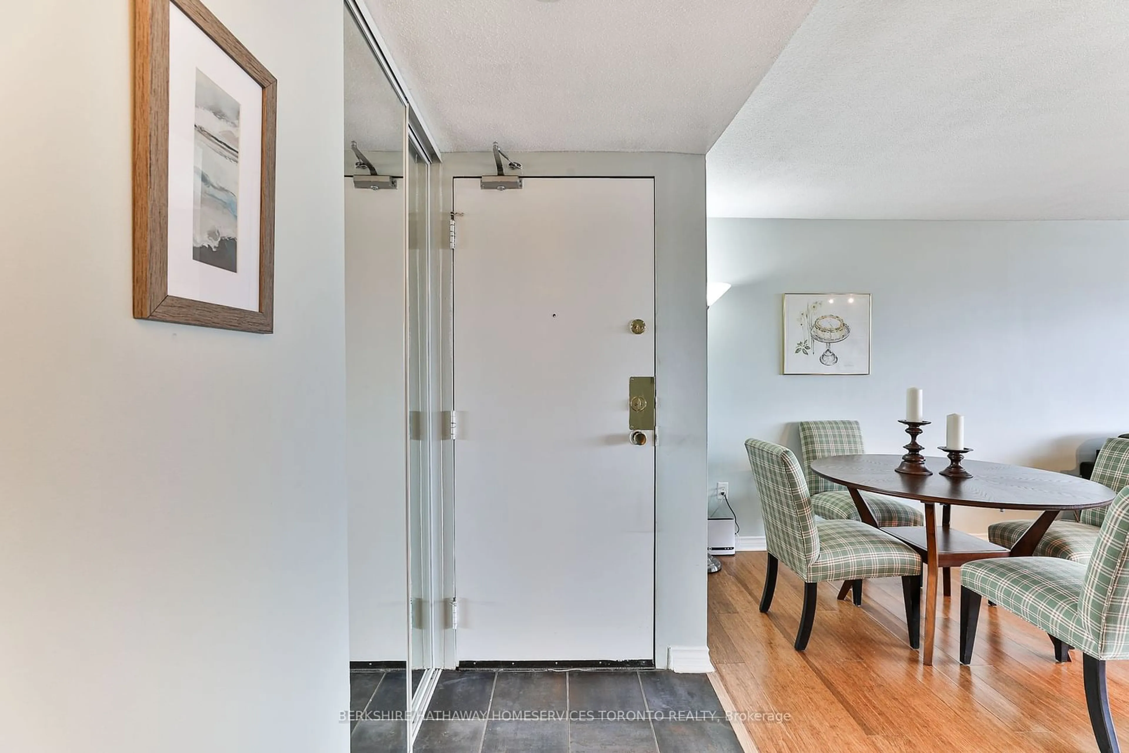 Indoor entryway for 720 Spadina Ave #1501, Toronto Ontario M5S 2T9