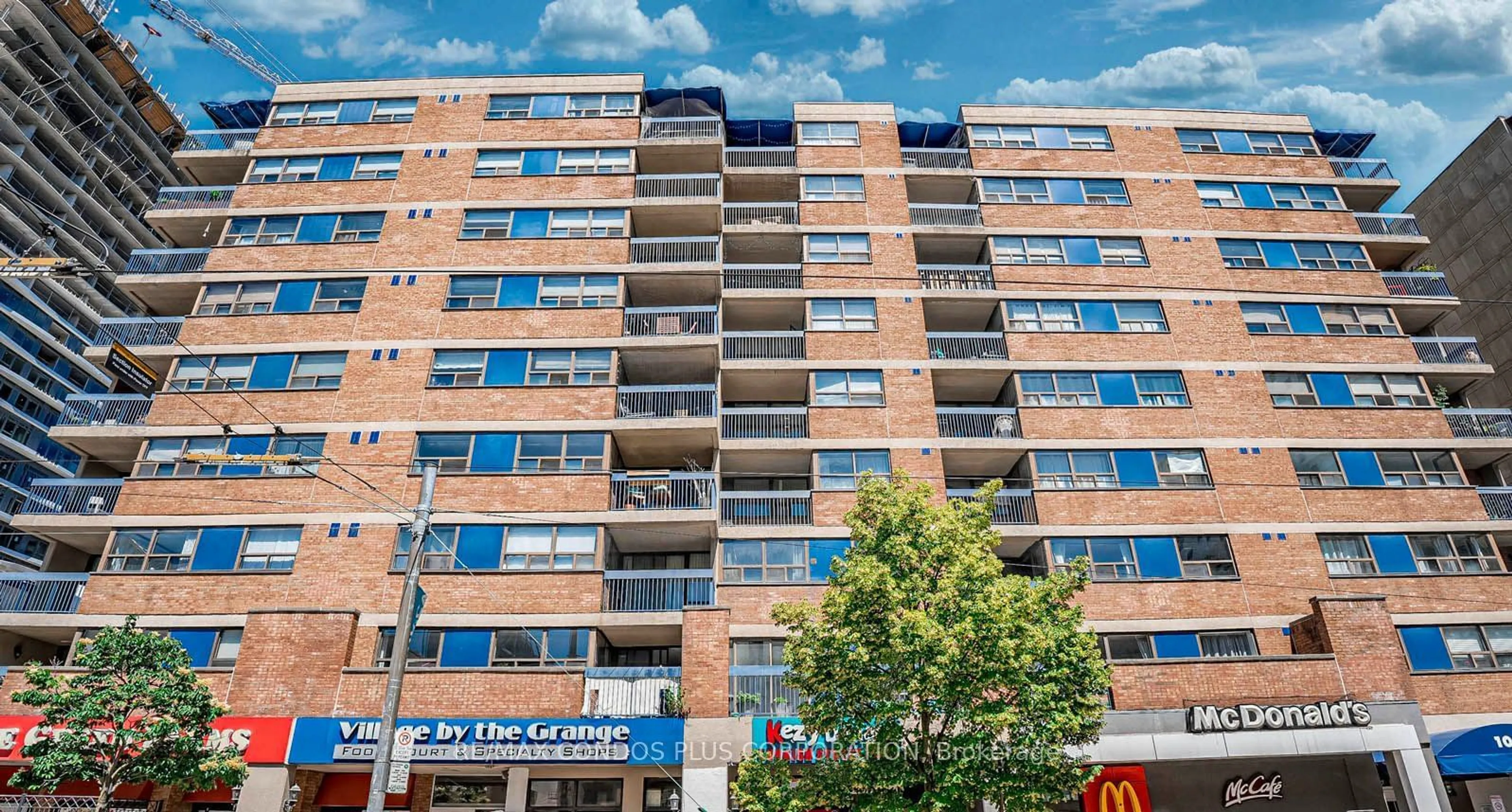 A pic from exterior of the house or condo for 105 Mccaul St #806, Toronto Ontario M5T 2X4