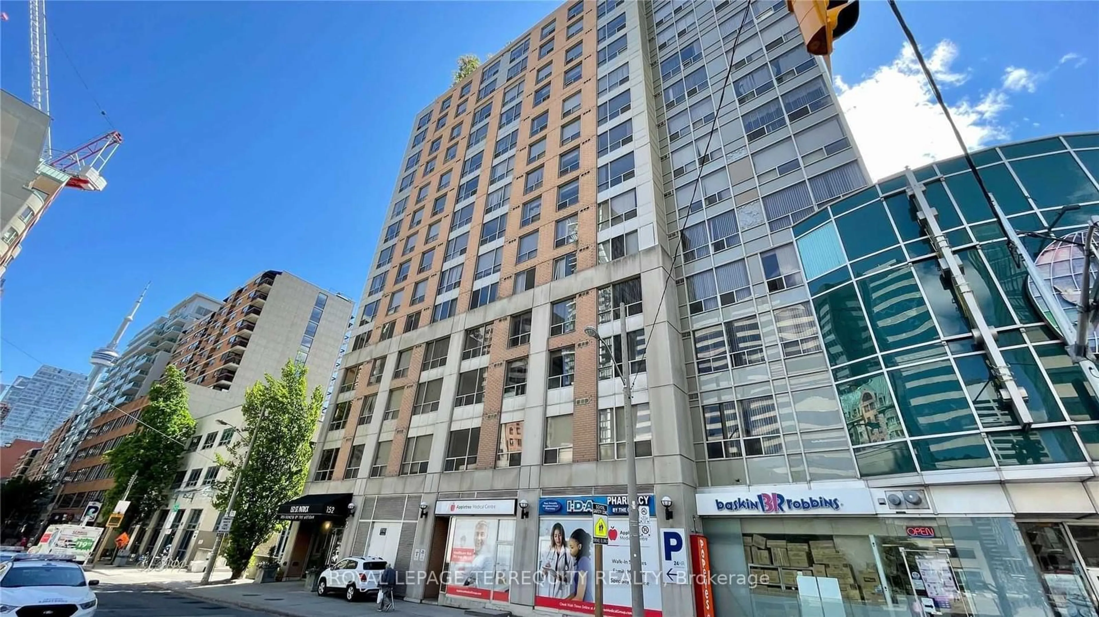 A pic from exterior of the house or condo for 152 Patrick St #611, Toronto Ontario M5T 3J9