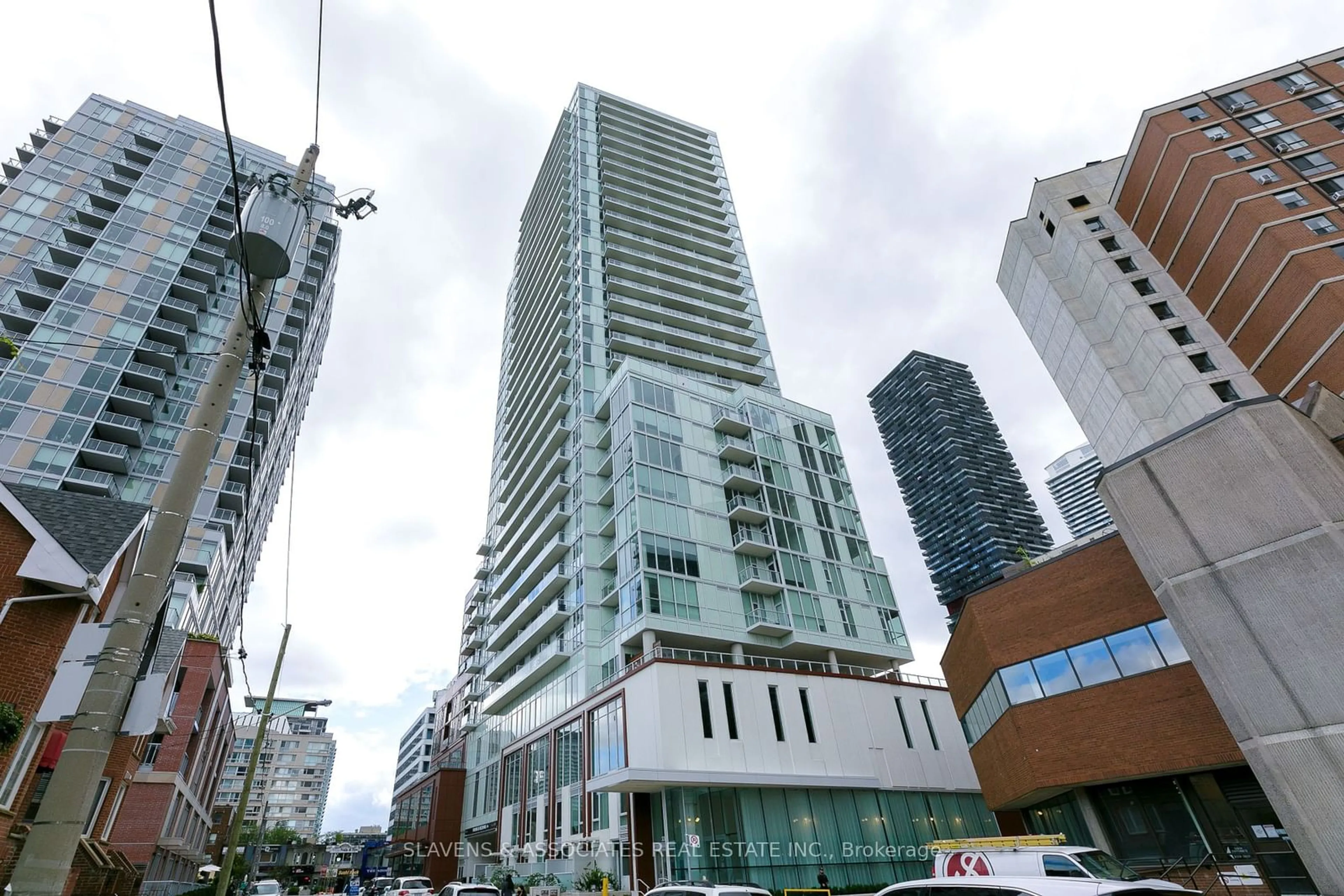 A pic from exterior of the house or condo for 33 Helendale Ave #1813, Toronto Ontario M4R 0A4