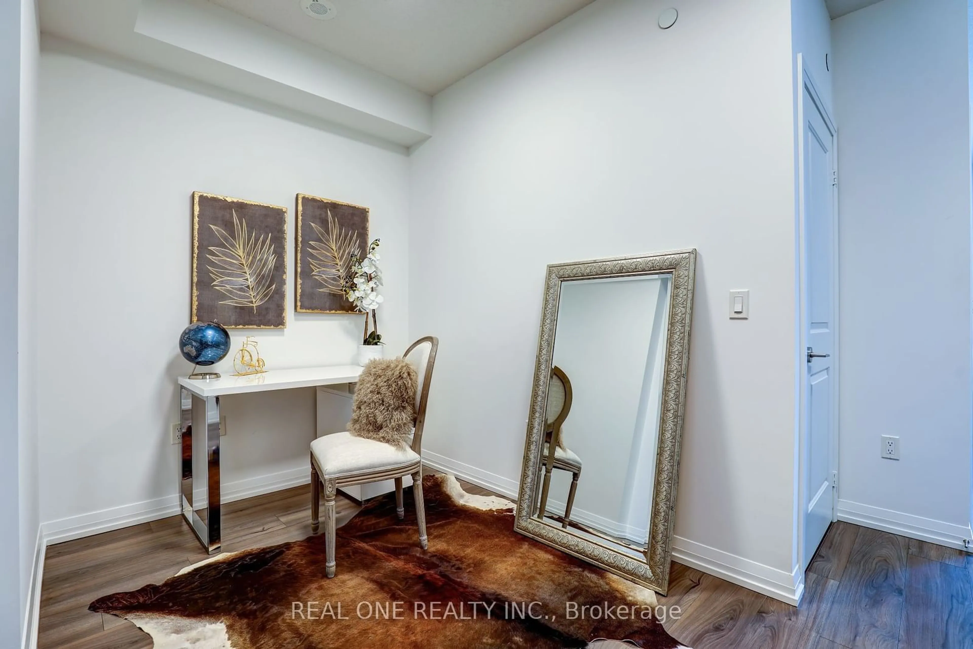 Indoor entryway for 50 Ann O'reilly Rd #506, Toronto Ontario M2J 5C3