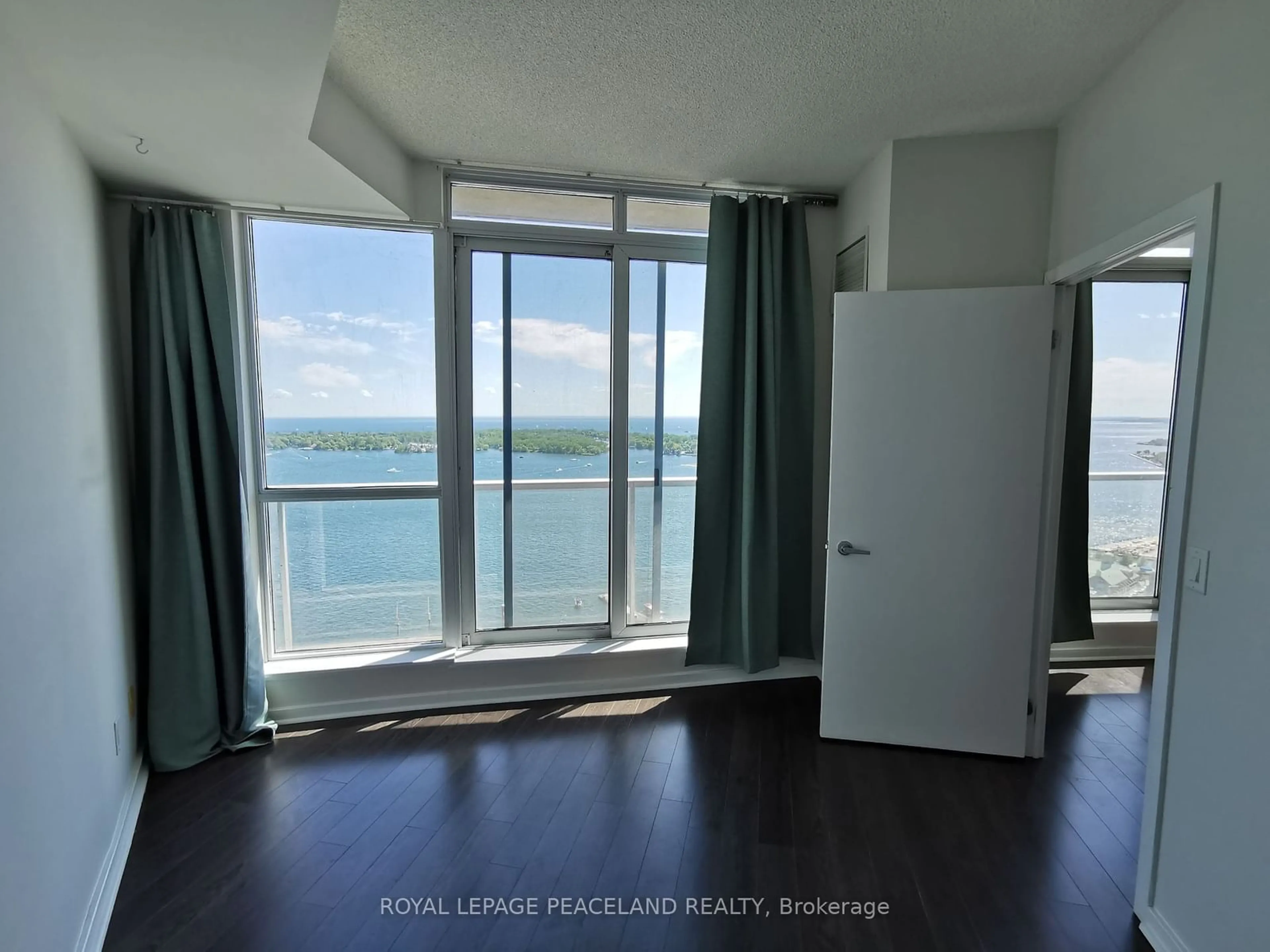 A pic of a room for 208 Queens Quay #3307, Toronto Ontario M5J 2Y5