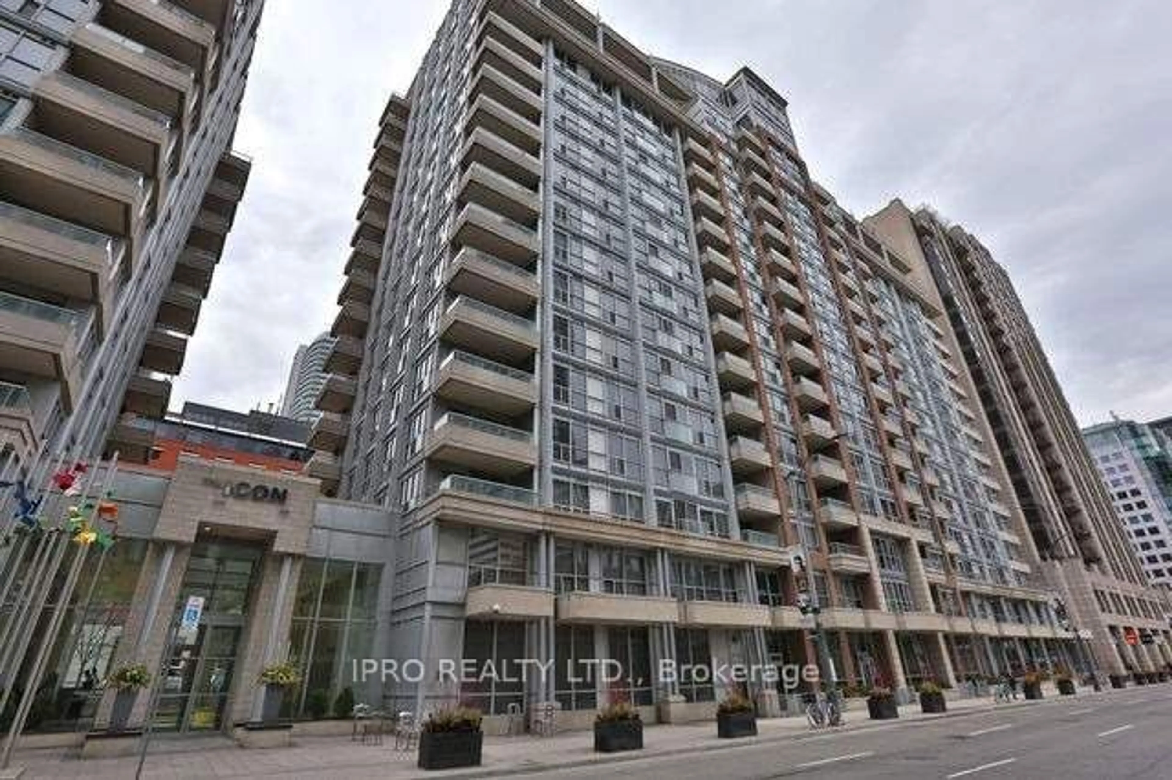 A pic from exterior of the house or condo for 250 Wellington St #1528, Toronto Ontario M5V 3P6