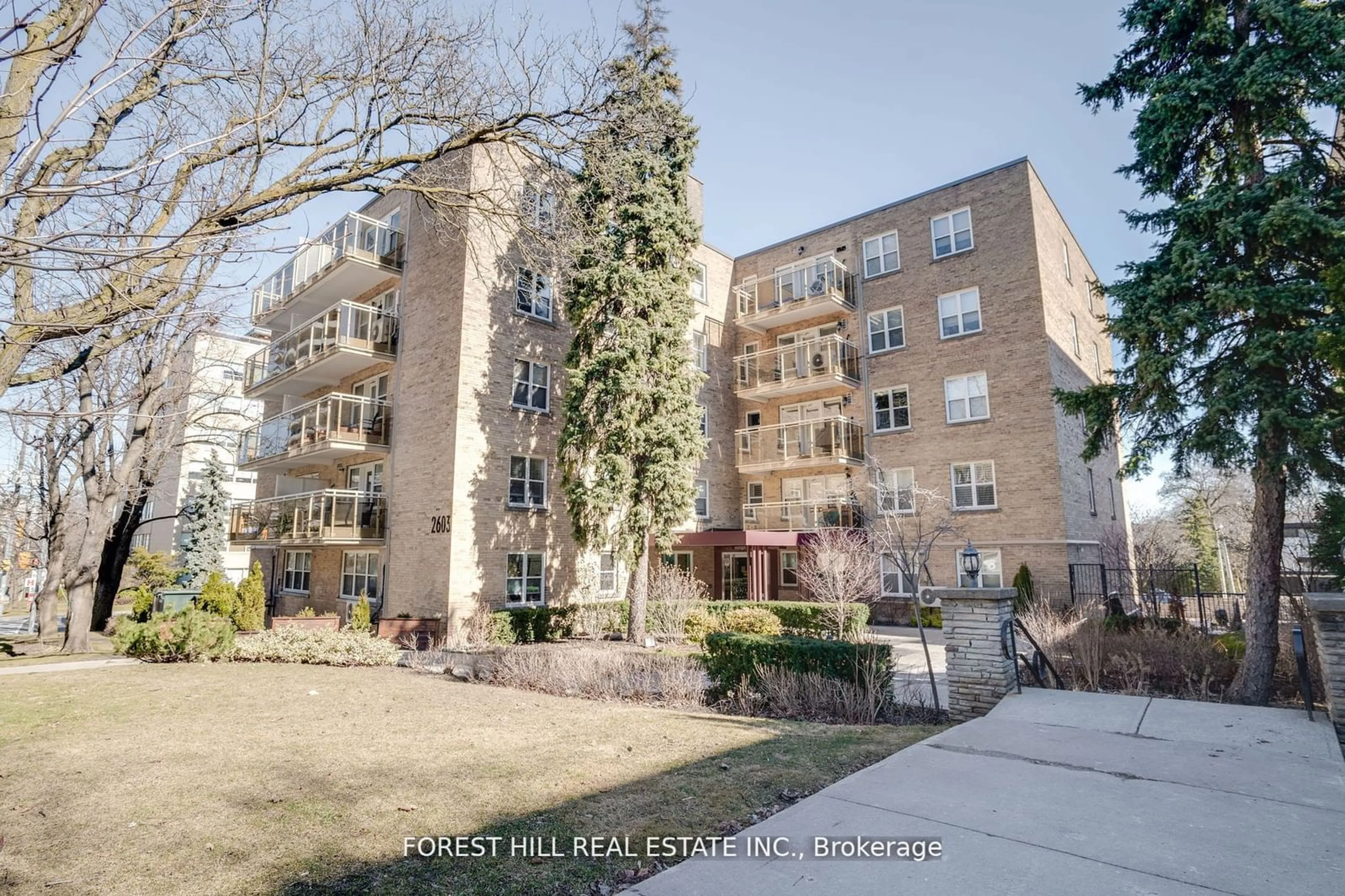 A pic from exterior of the house or condo for 2603 Bathurst St #102, Toronto Ontario M6B 2Z6