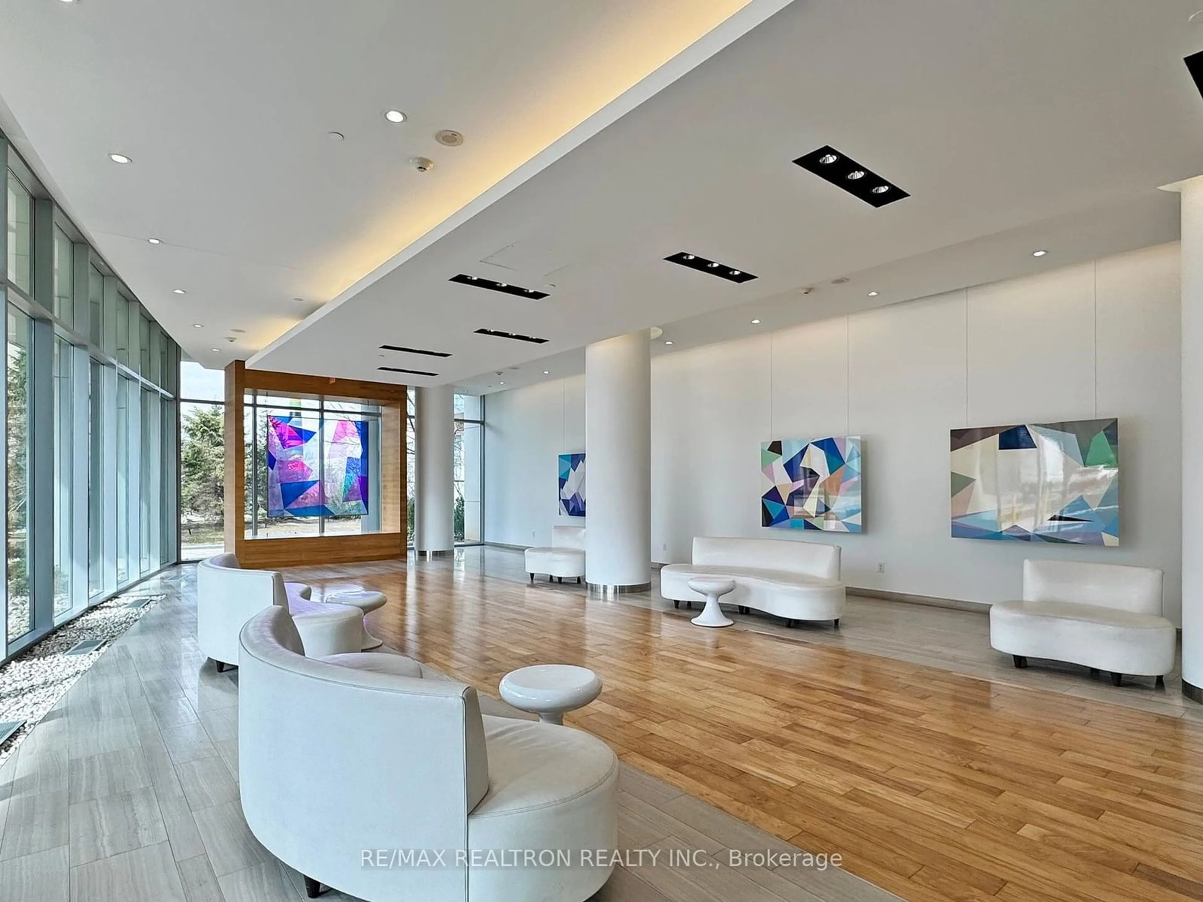 Indoor lobby for 70 Forest Manor Rd #3106, Toronto Ontario M2J 0A9