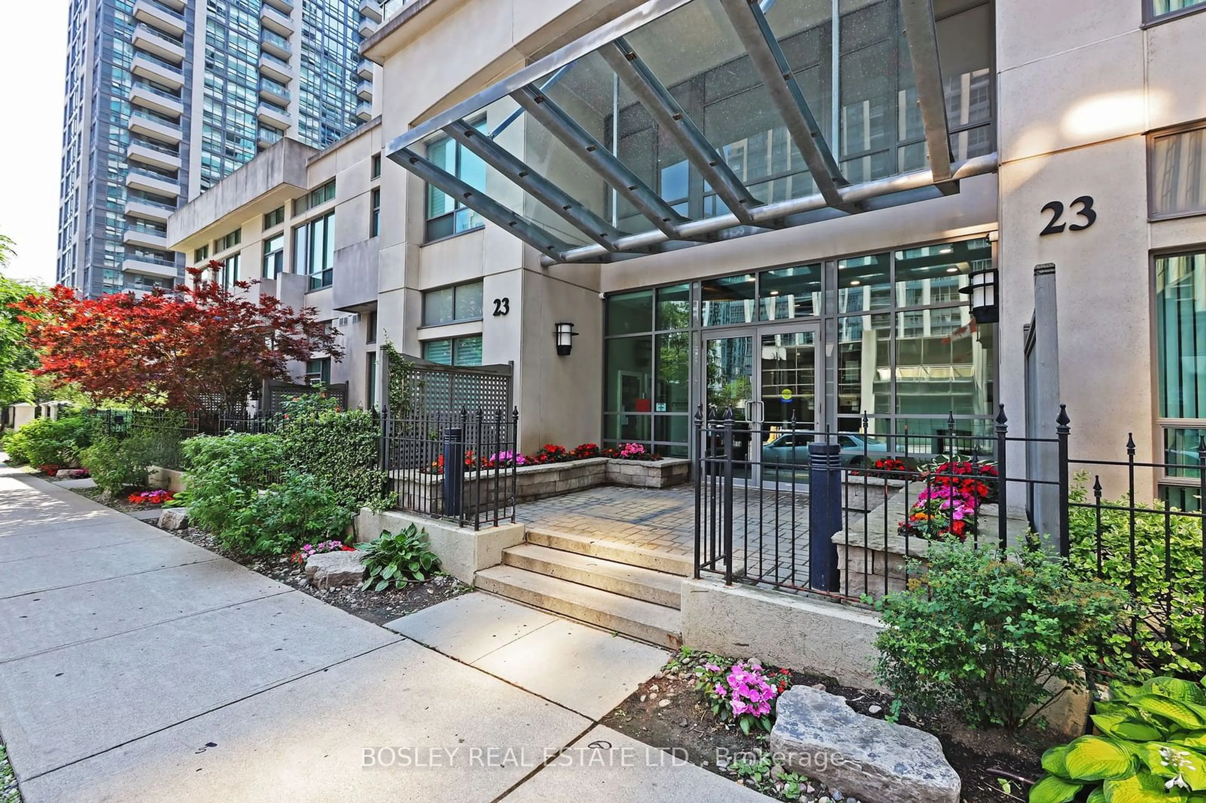 A pic from exterior of the house or condo for 23 Hollywood Ave #3605, Toronto Ontario M2N 7L8