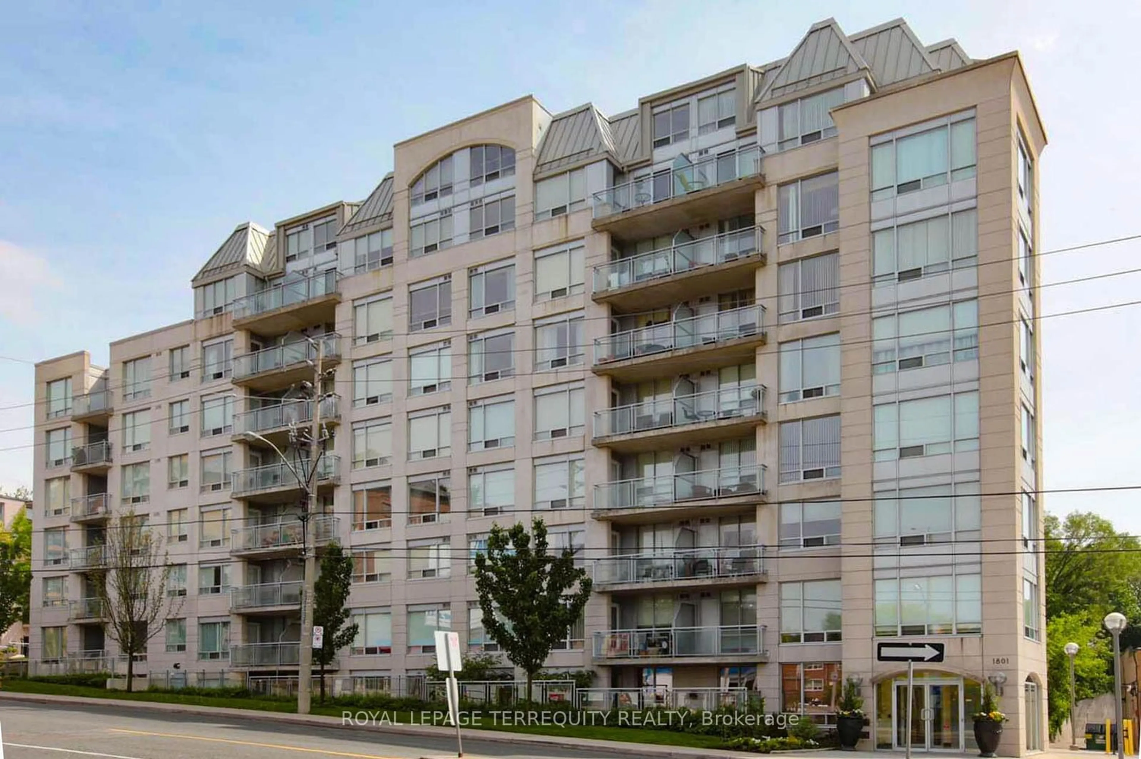 A pic from exterior of the house or condo for 1801 Bayview Ave #201, Toronto Ontario M4G 4K2