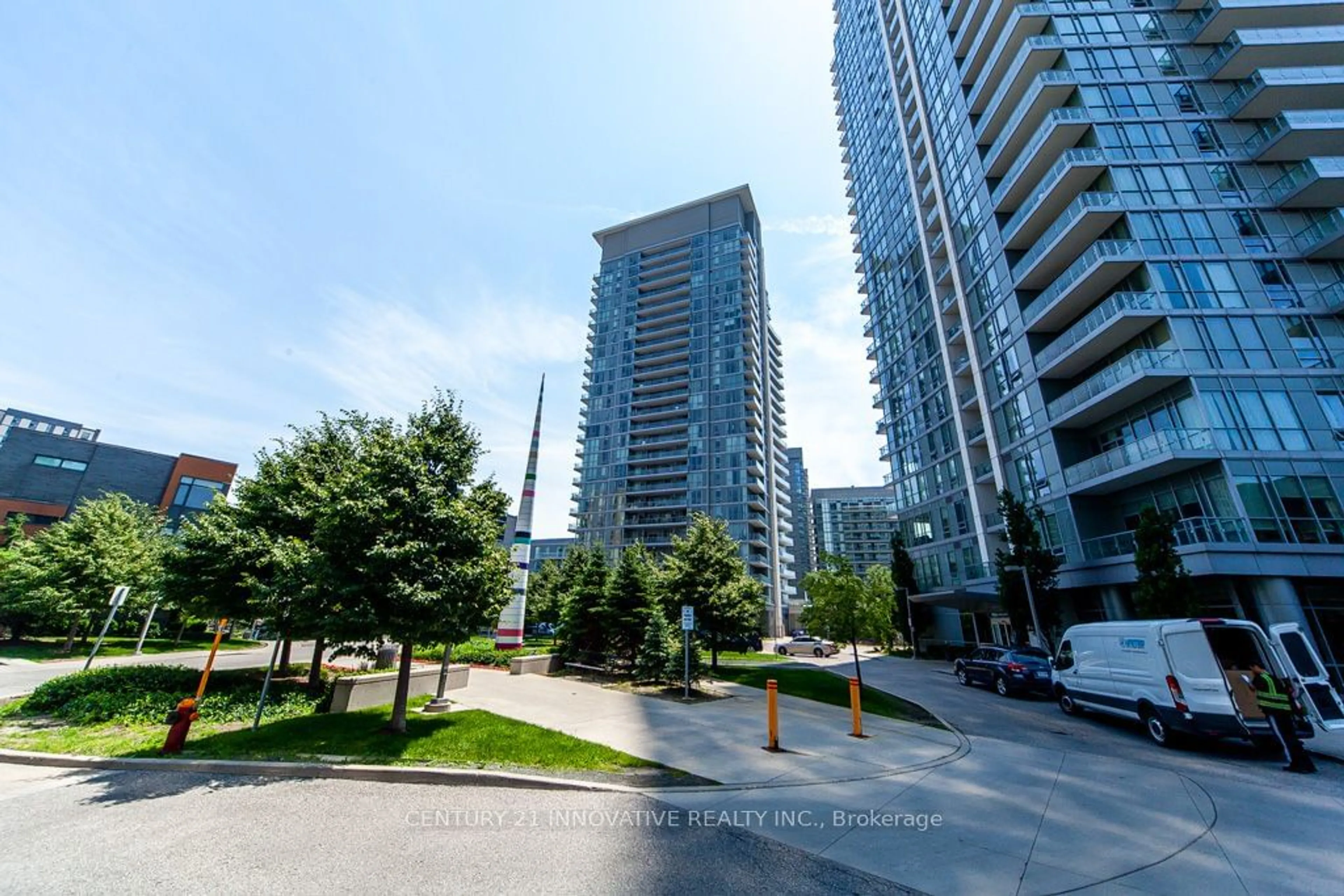 A pic from exterior of the house or condo for 62 Forest Manor Rd #612, Toronto Ontario M2J 0B6