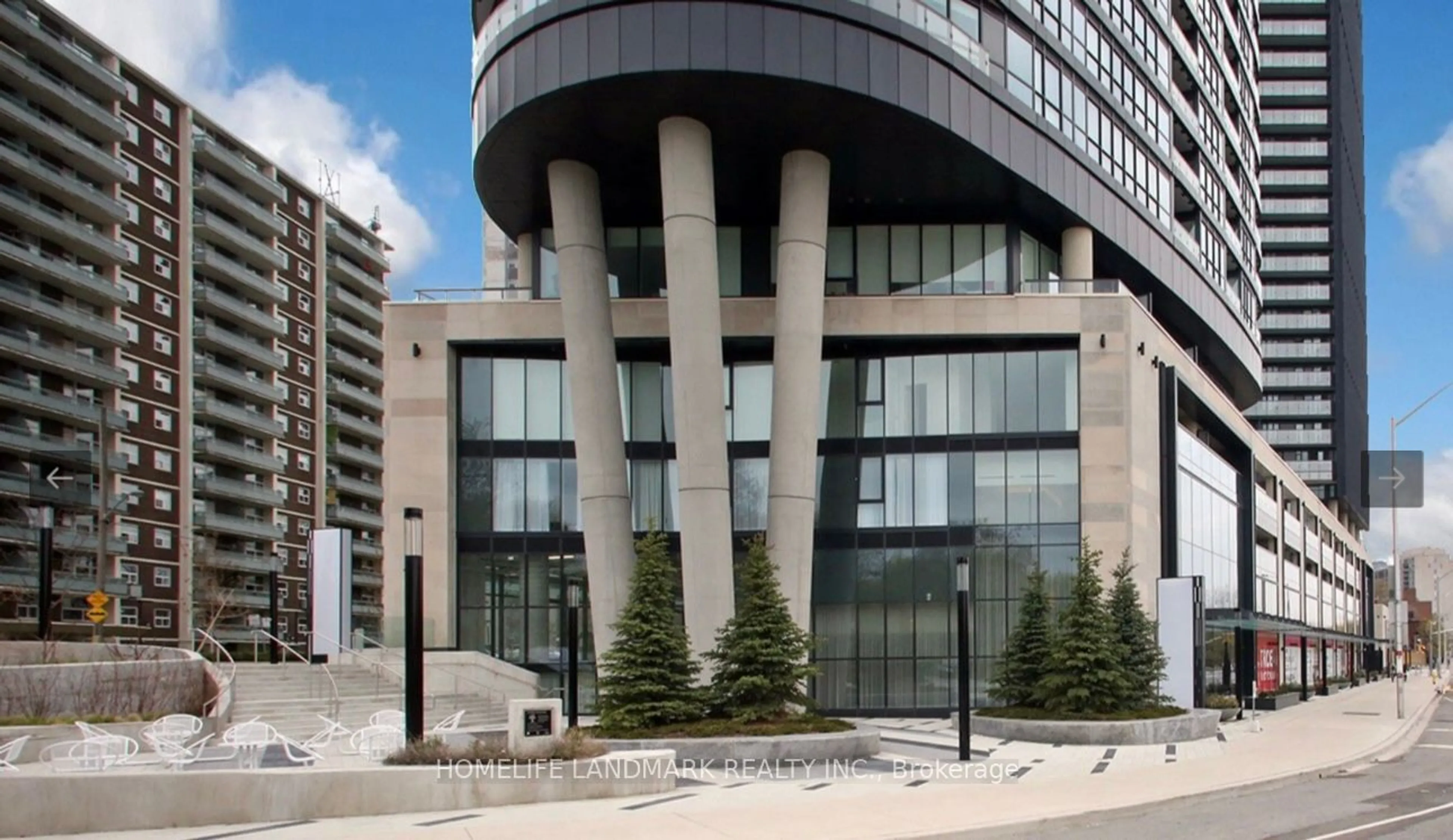 A pic from exterior of the house or condo for 585 BLOOR St #3522, Toronto Ontario M4W 0B3