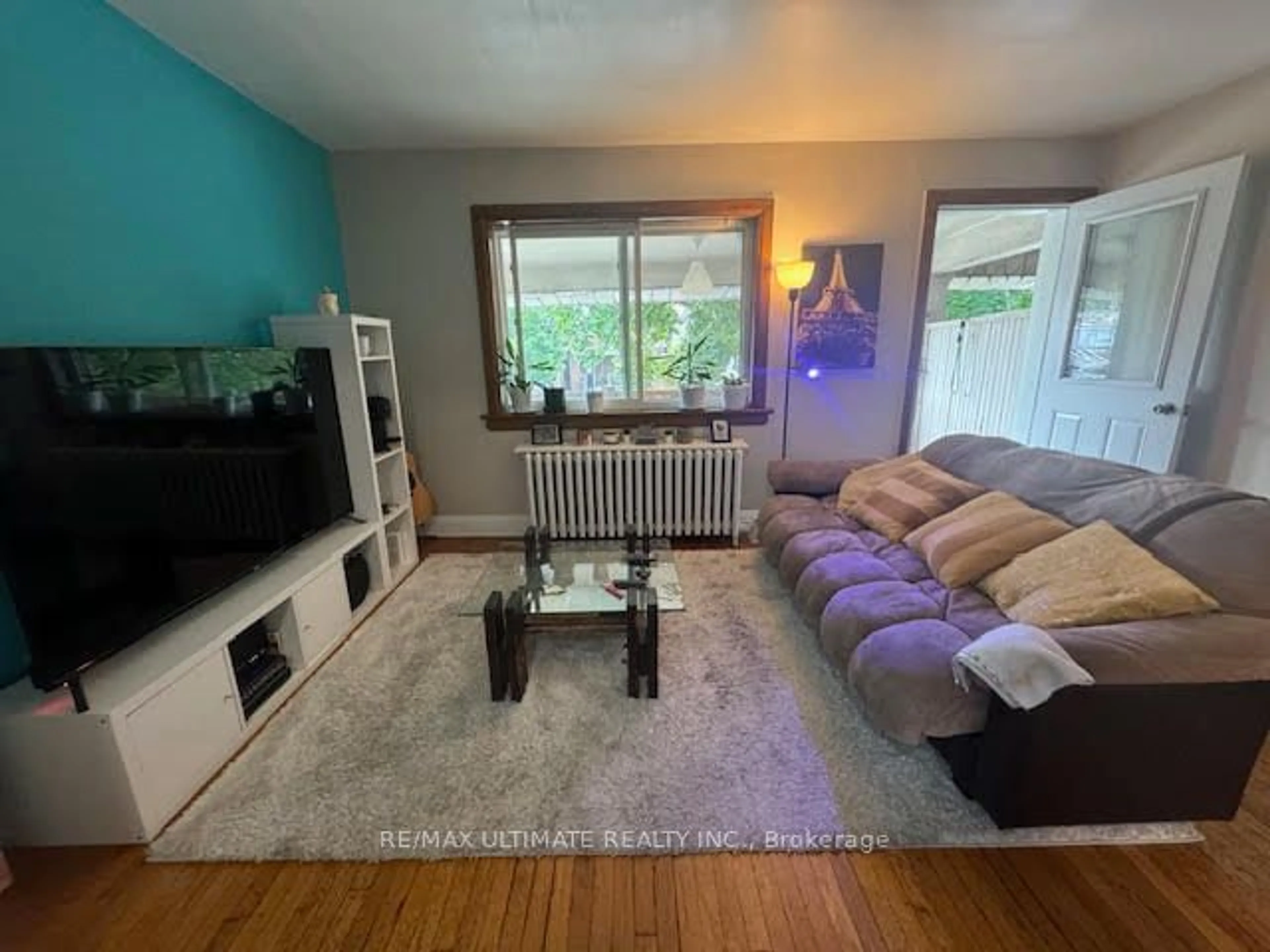 Living room for 127 Robina Ave, Toronto Ontario M6C 3Y8